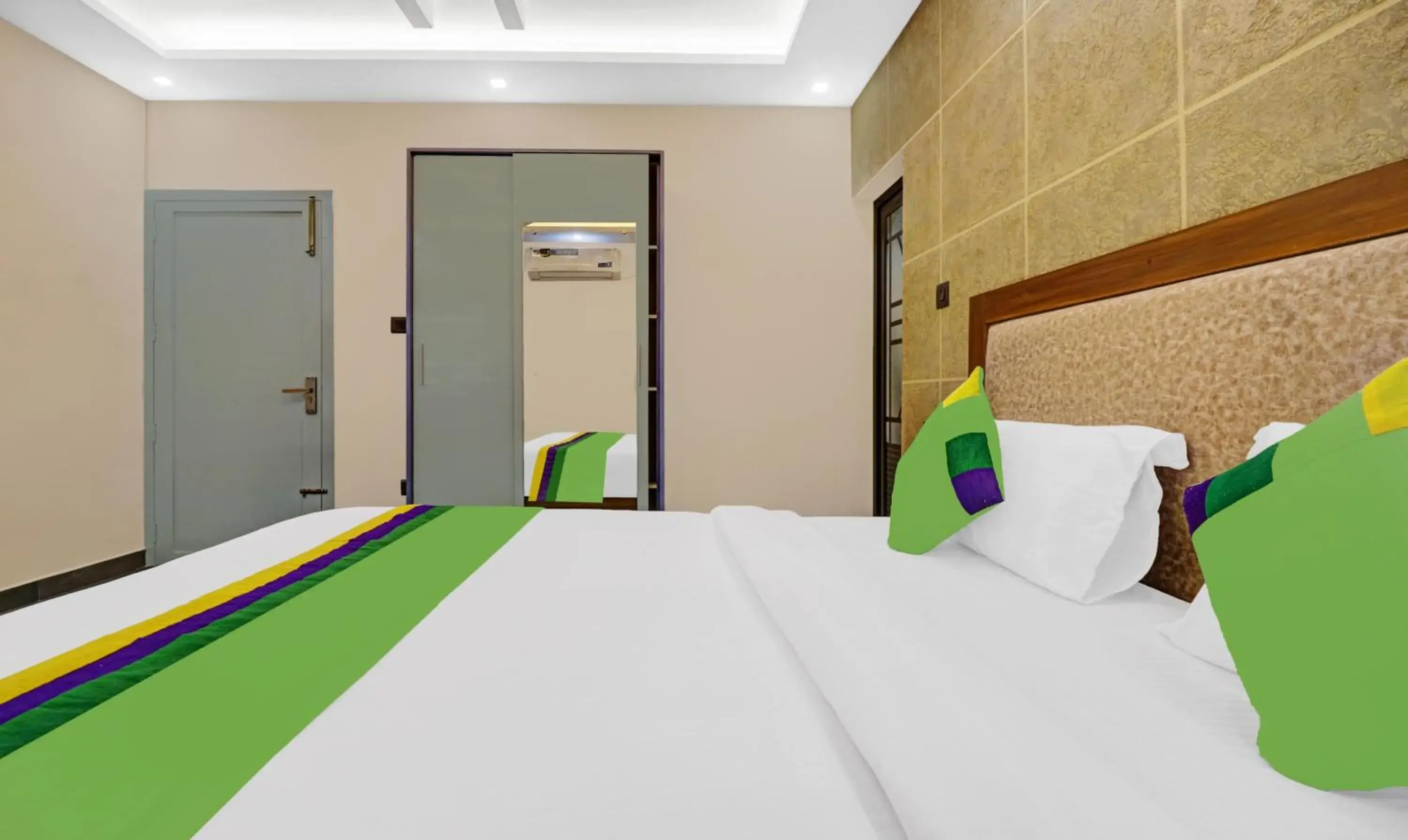 Bedroom, Bed in Treebo Pushpak Service Apartment Bedroom, Bed in Treebo Pushpak Service Apartment