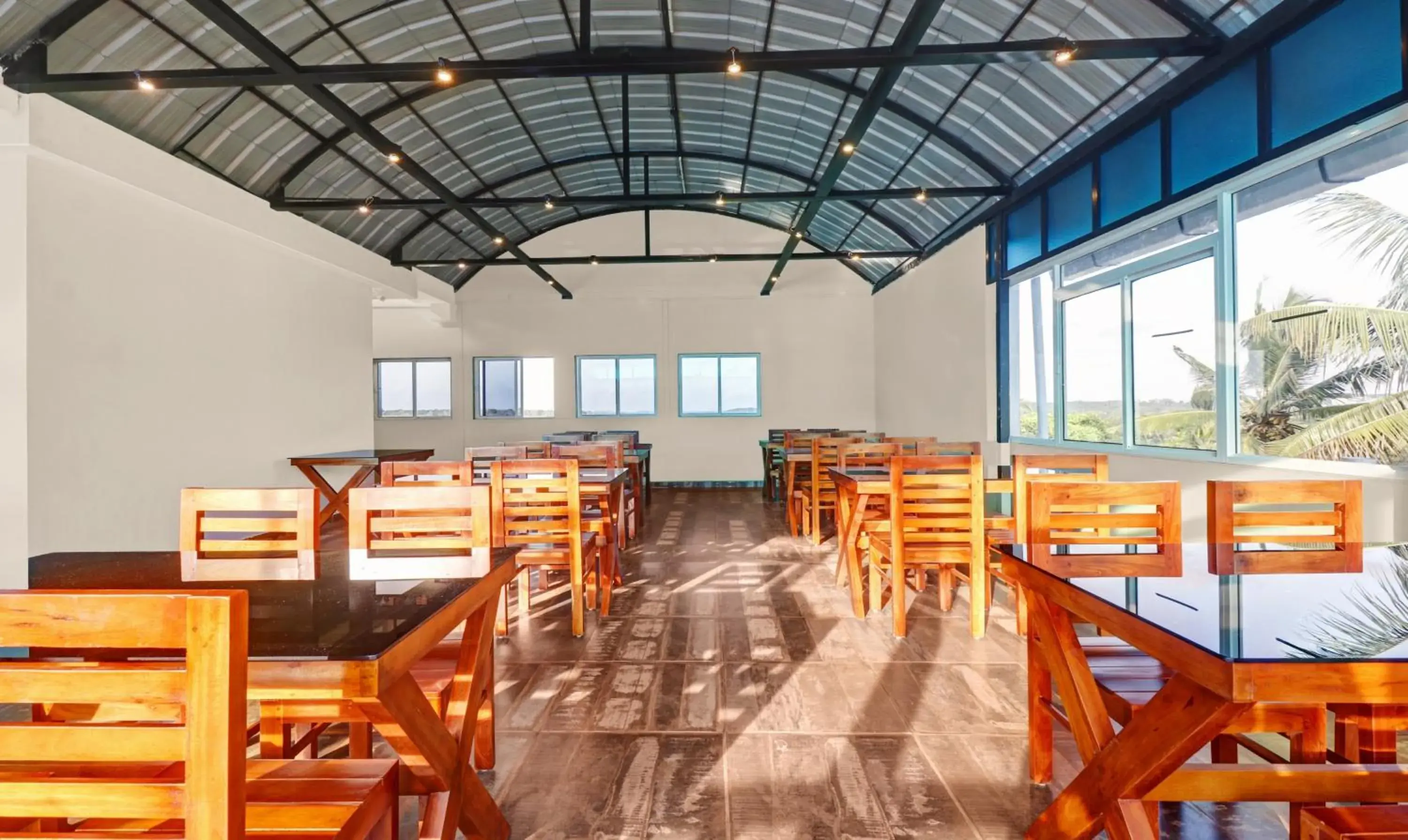 Restaurant/places to eat in Treebo Pushpak Service Apartment Restaurant/places to eat in Treebo Pushpak Service Apartment