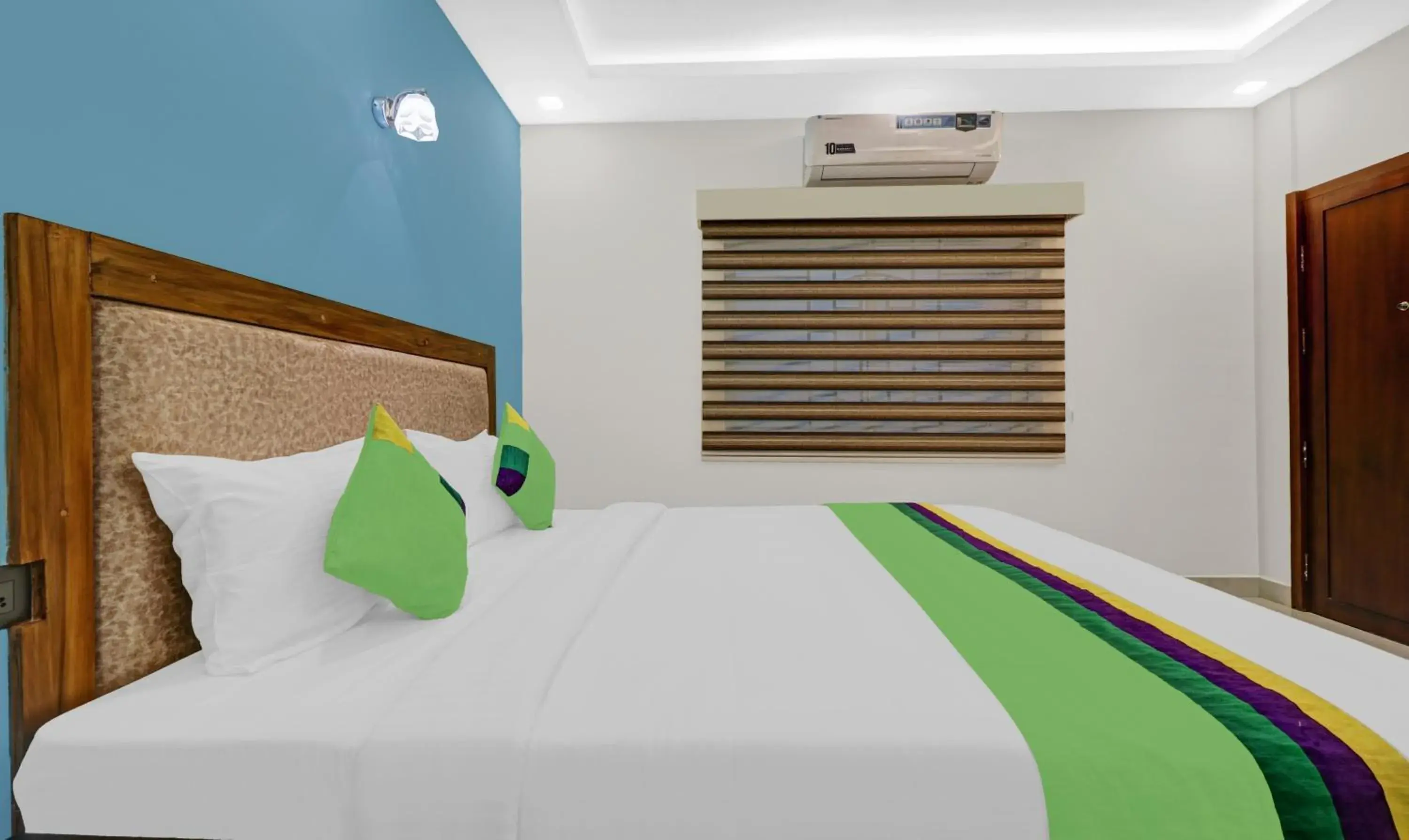 Bedroom, Bed in Treebo Pushpak Service Apartment Bedroom, Bed in Treebo Pushpak Service Apartment