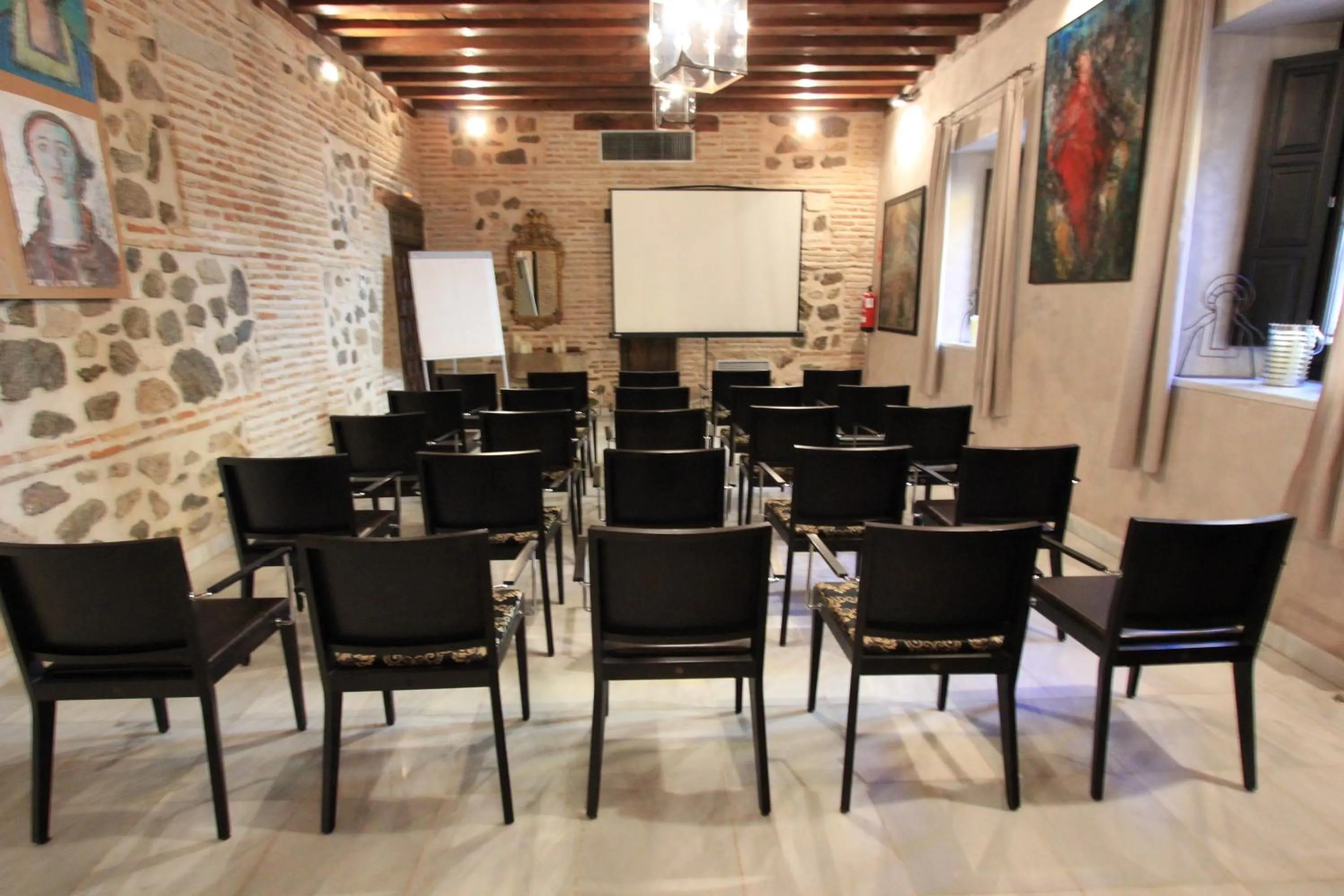 Business facilities in Pintor El Greco
