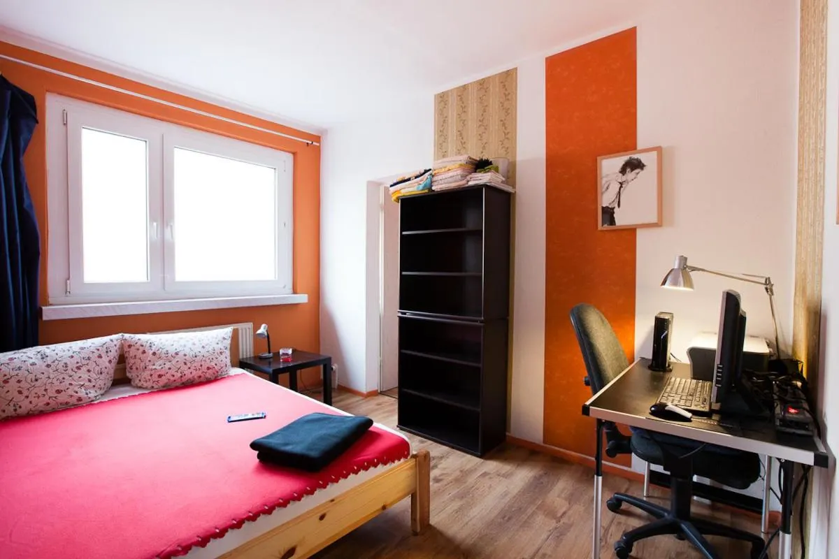 Seating area, Bed in Park & City Alex