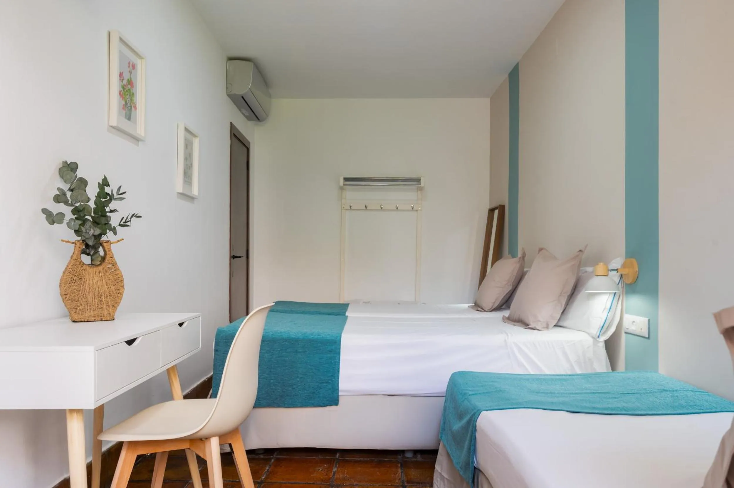 Photo of the whole room, Bed in Hotel Boutique Puerta del Rincón