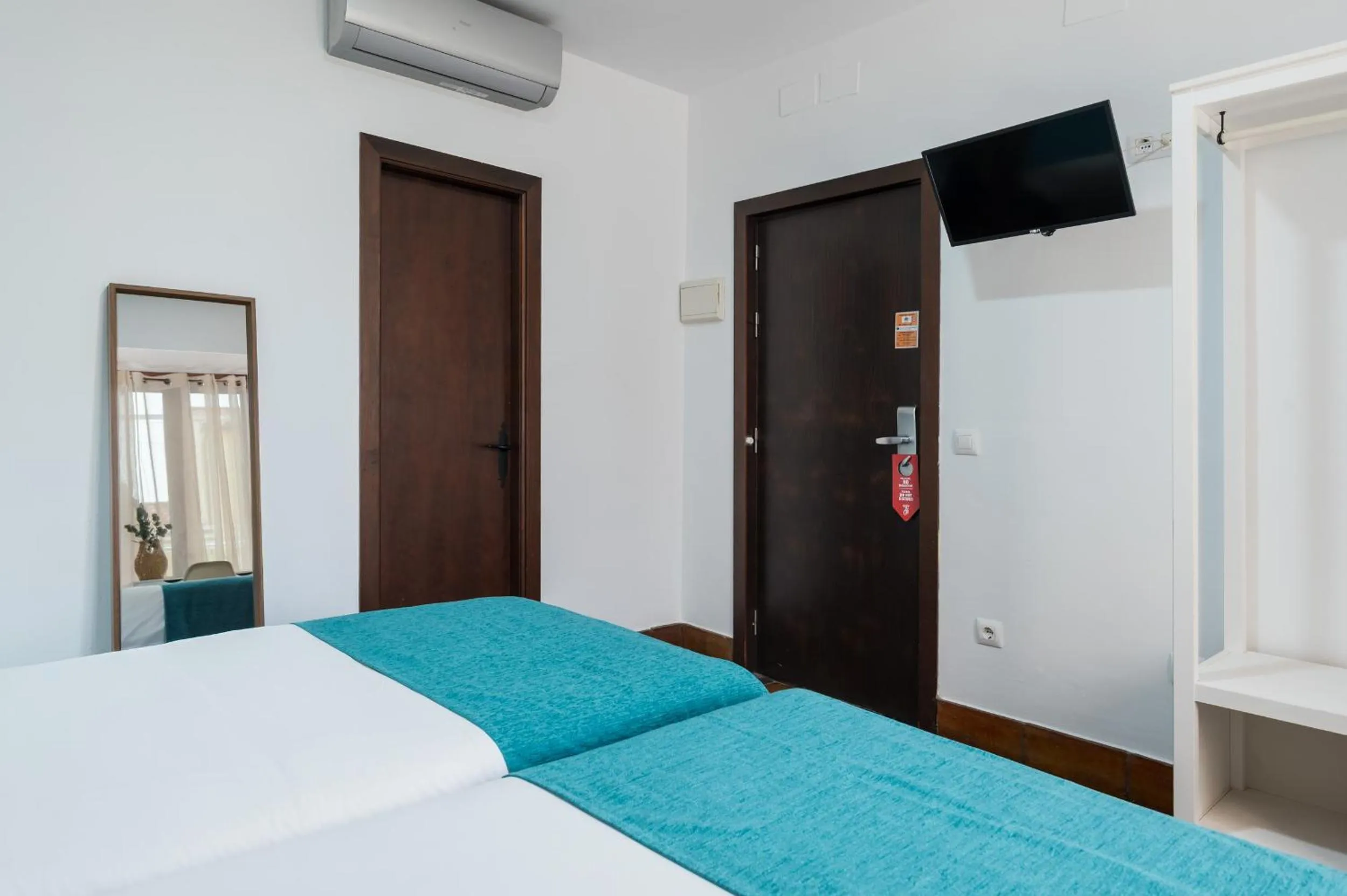 Photo of the whole room, Bed in Hotel Boutique Puerta del Rincón