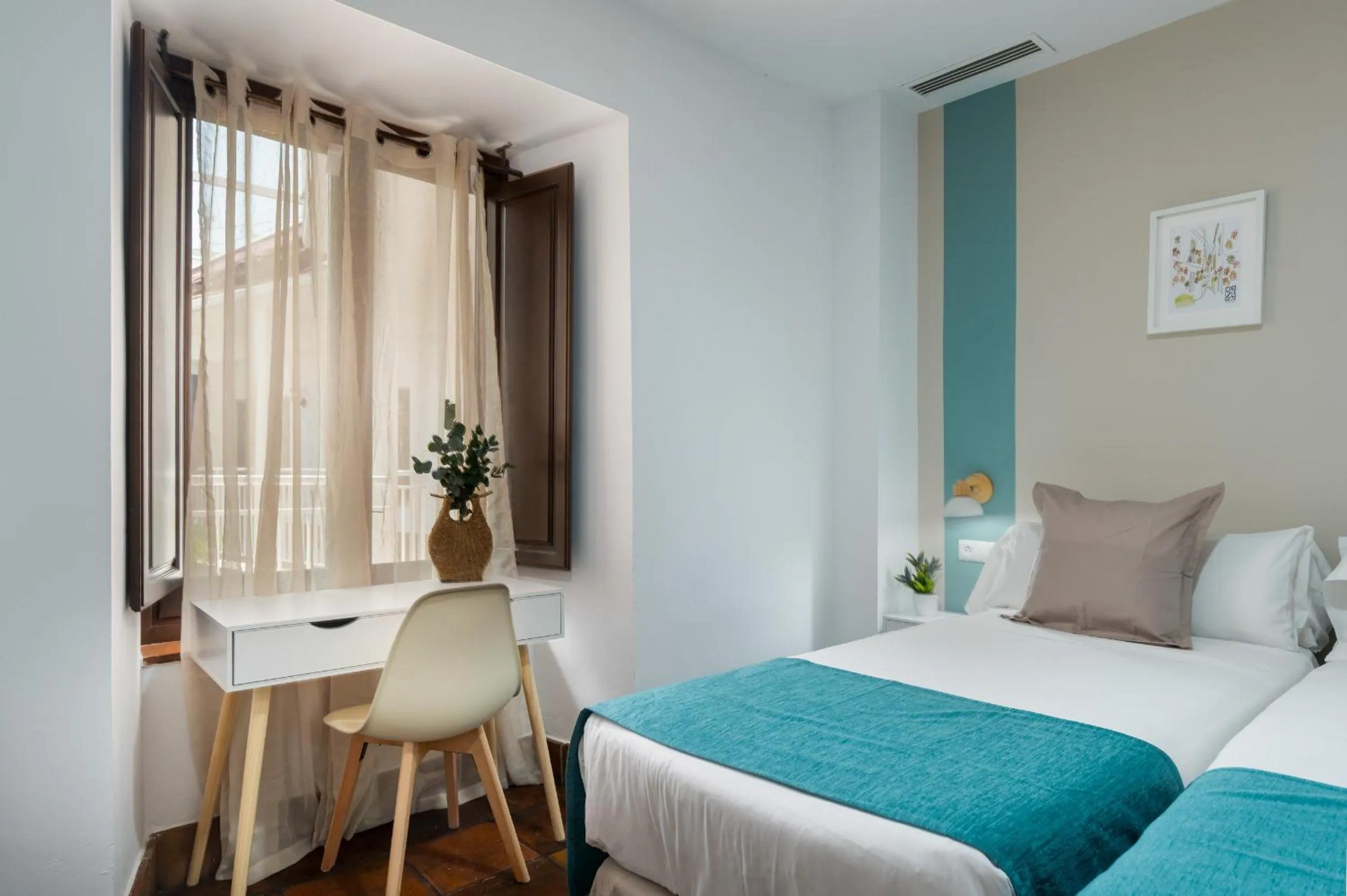 Photo of the whole room, Bed in Hotel Boutique Puerta del Rincón