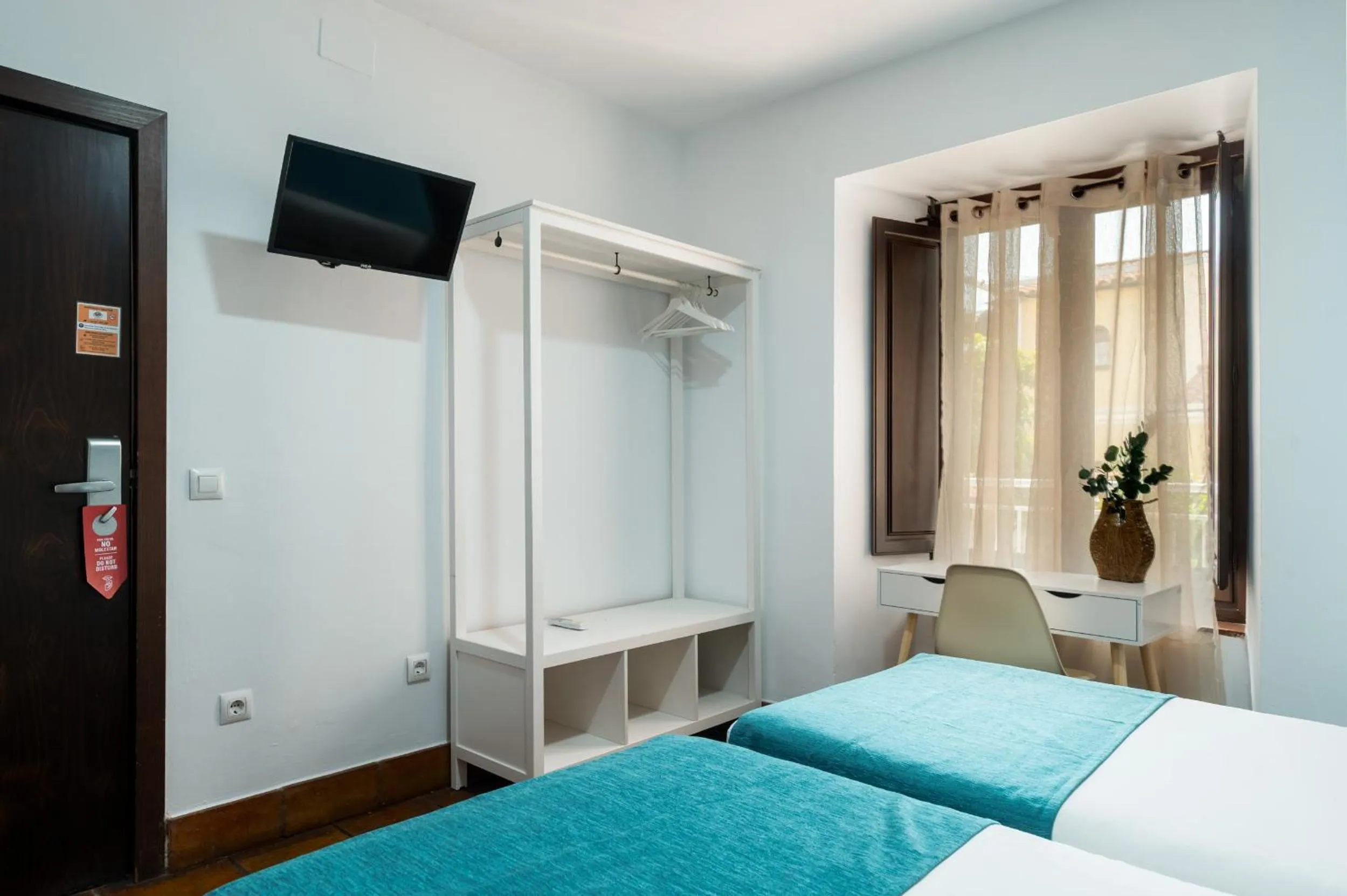 Photo of the whole room, Bed in Hotel Boutique Puerta del Rincón