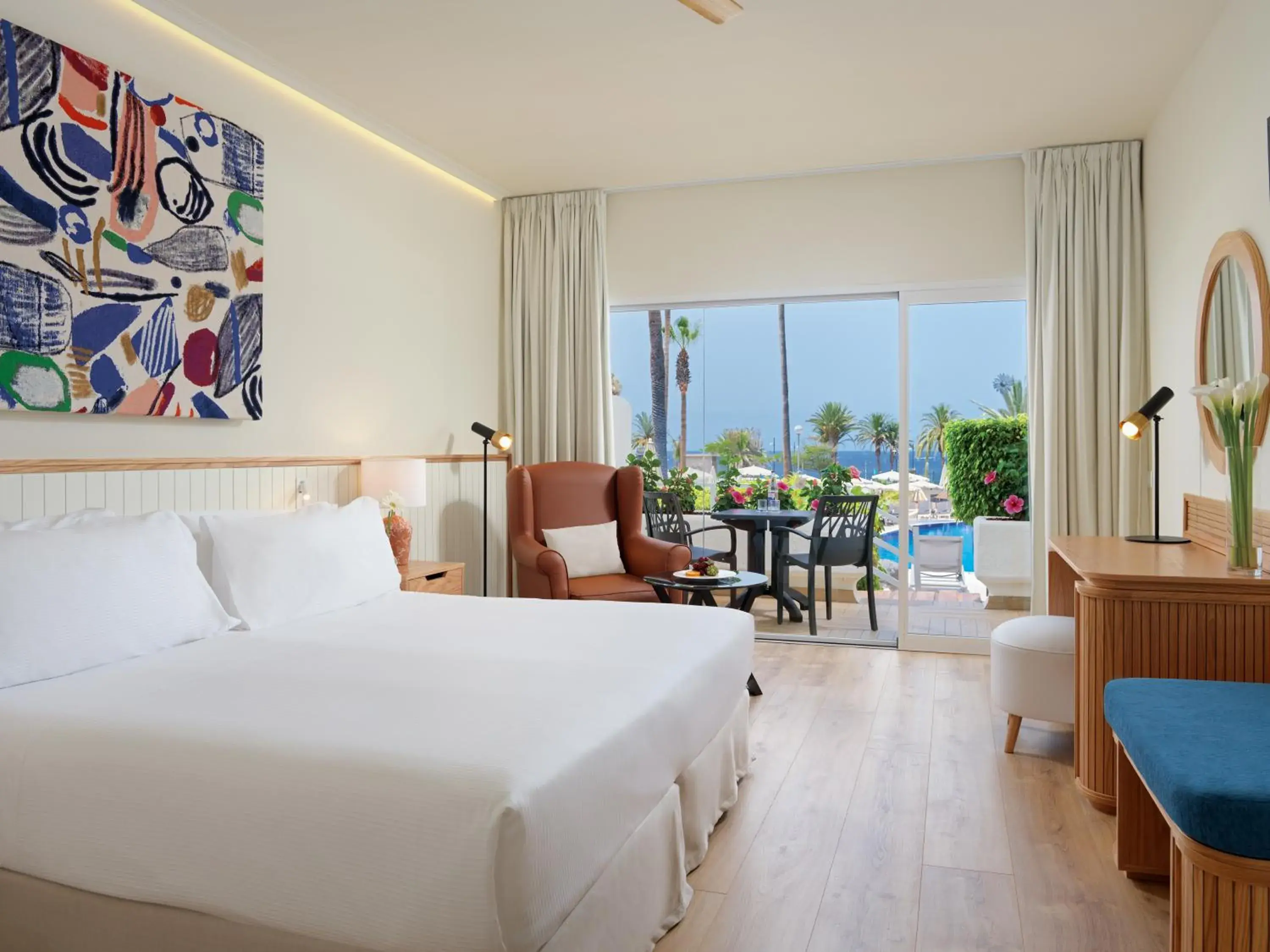 Deluxe Double or Twin Room with Terrace - single occupancy in H10 Gran Tinerfe - Adults Only Deluxe Double or Twin Room with Terrace - single occupancy in H10 Gran Tinerfe - Adults Only