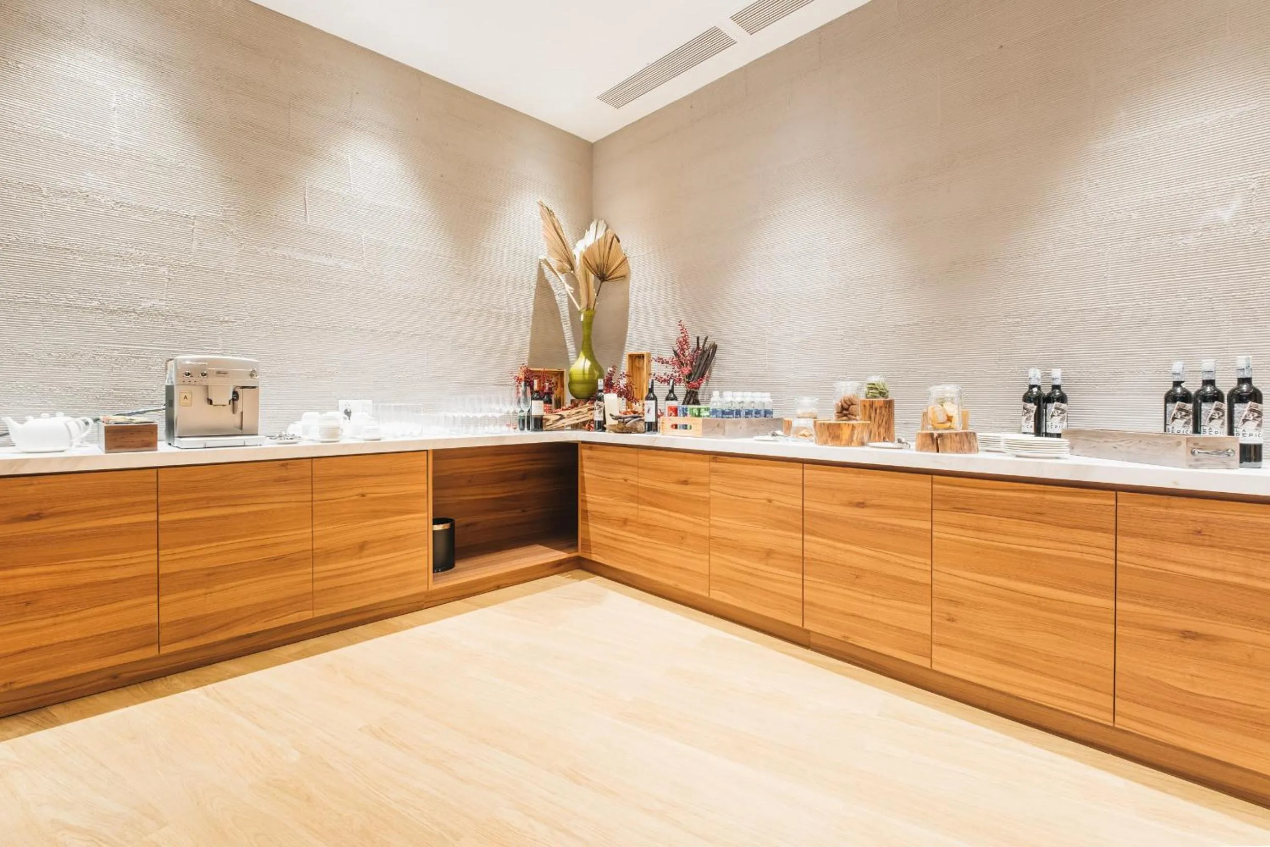 Food and drinks in Minera Hot Springs Binh Chau