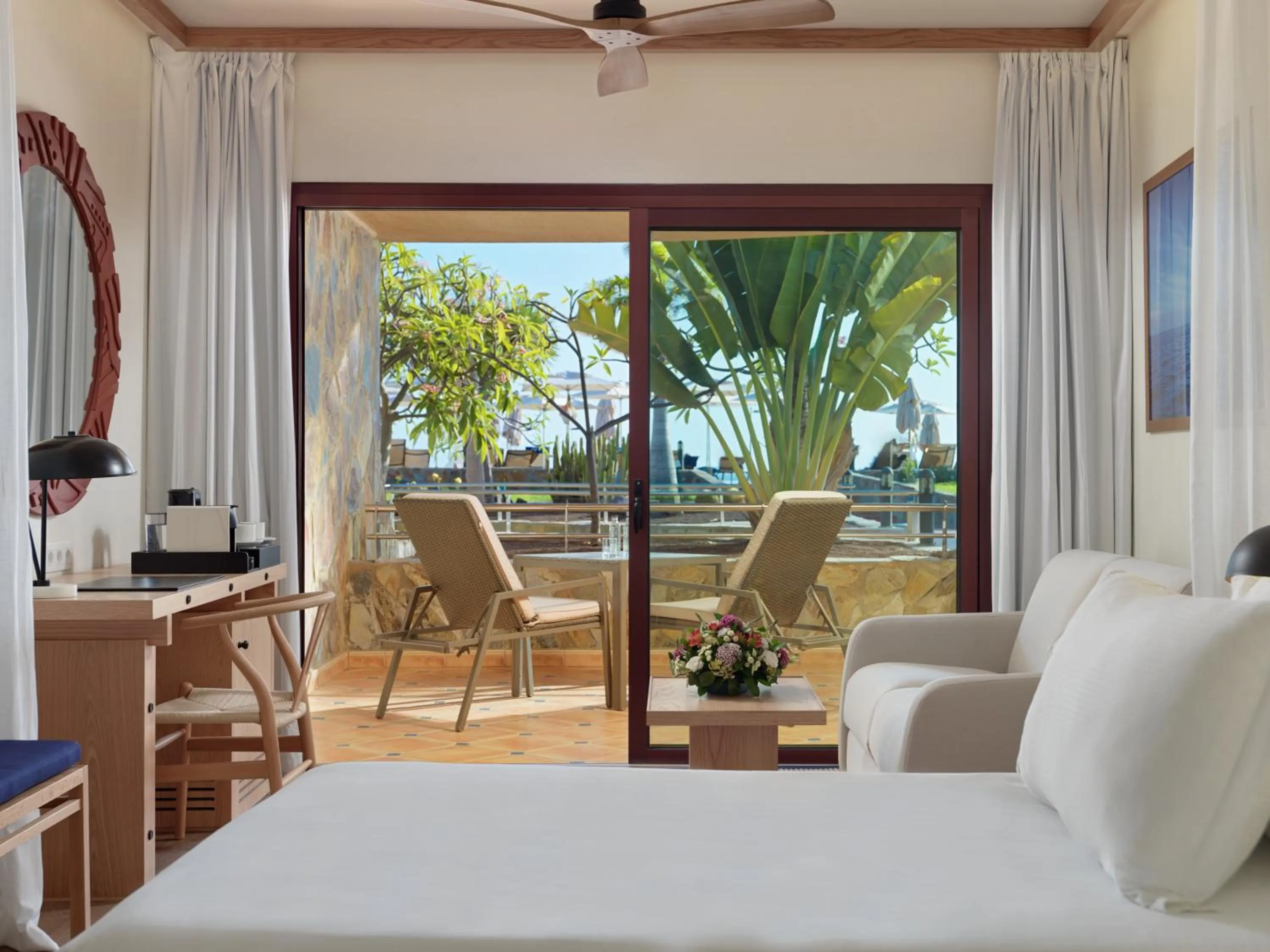 Bed in H10 Playa Meloneras Horizons Collection