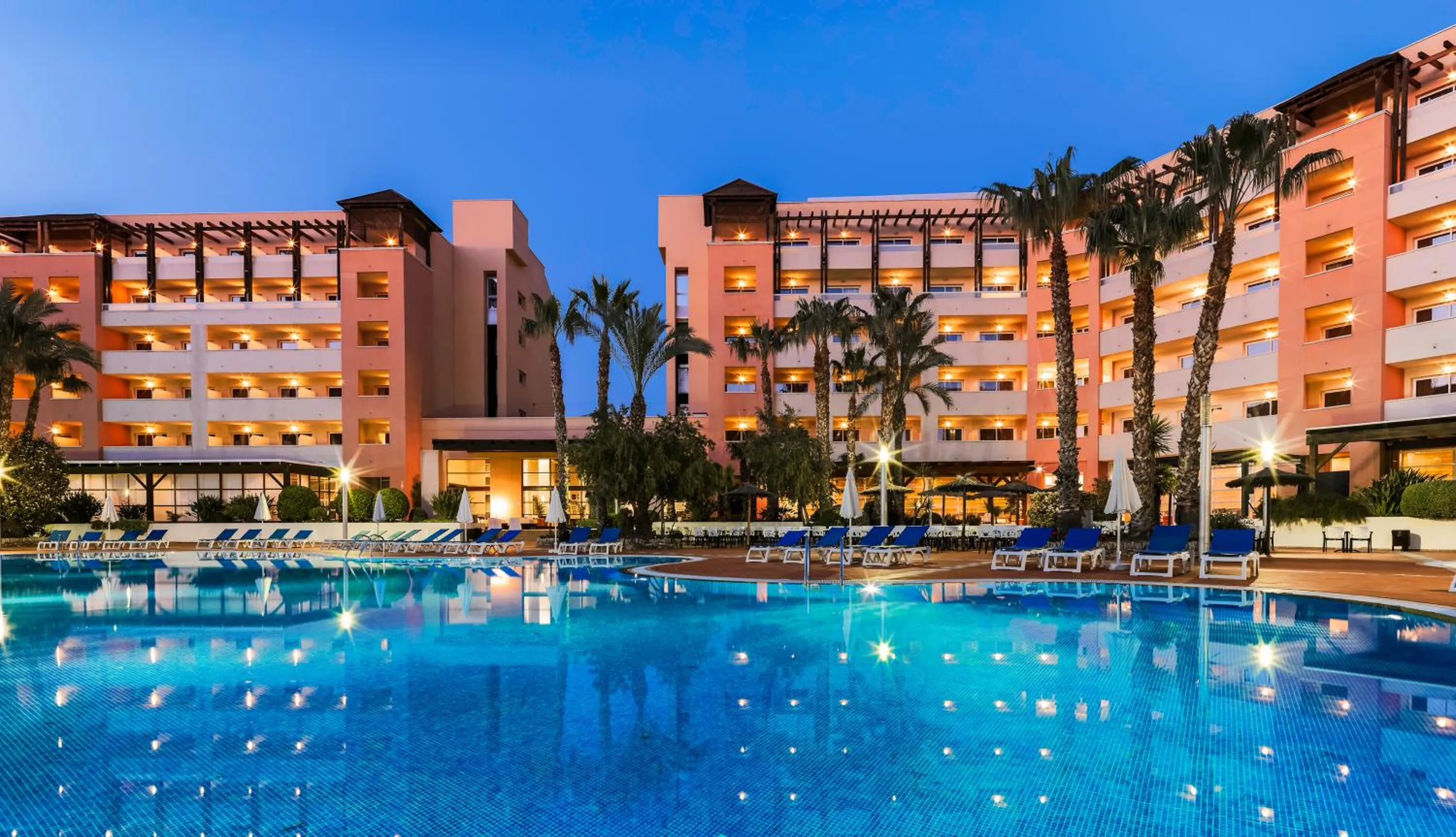 Facade/entrance in H10 Salauris Palace