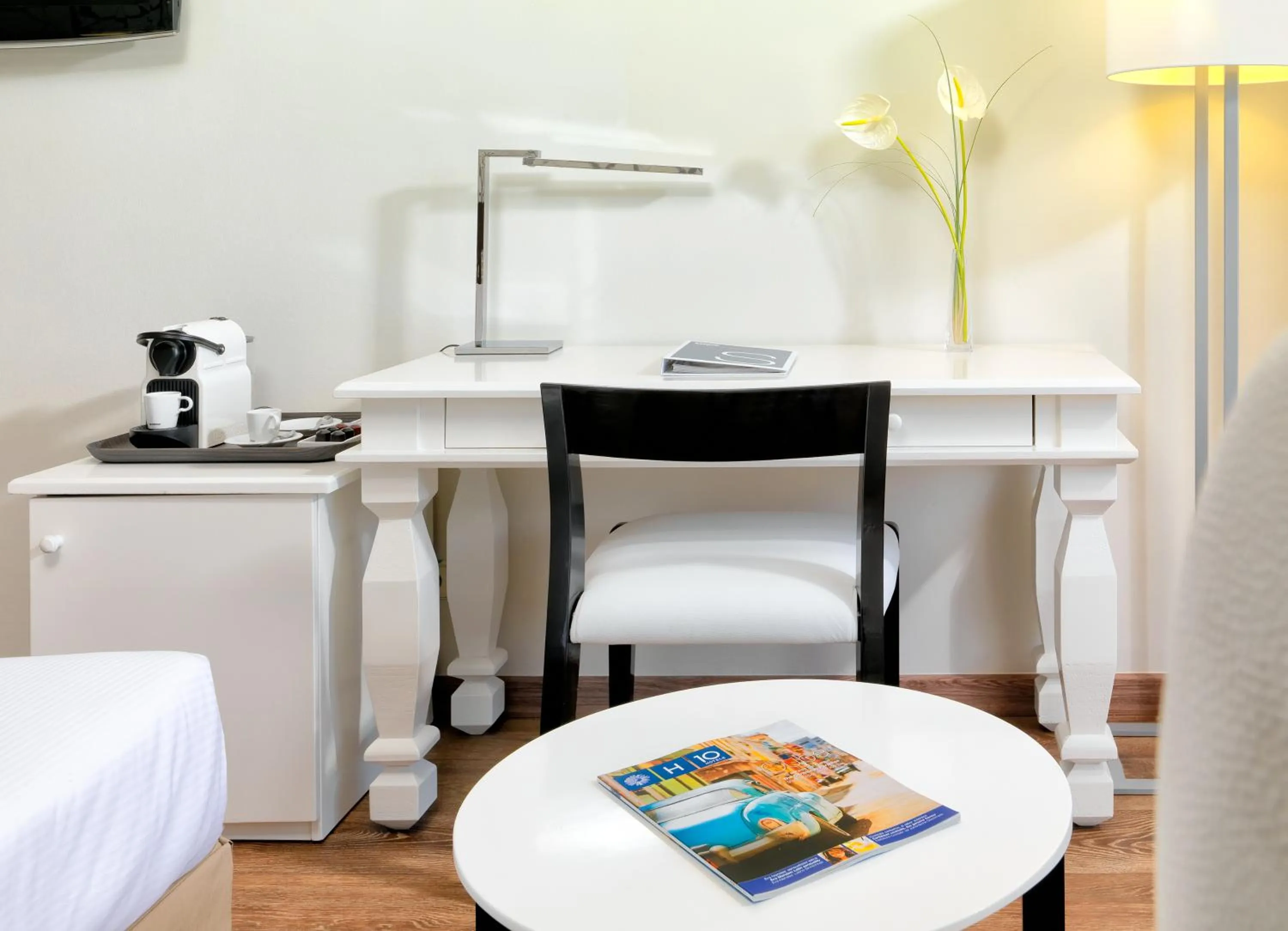 Coffee/tea facilities in H10 Salauris Palace