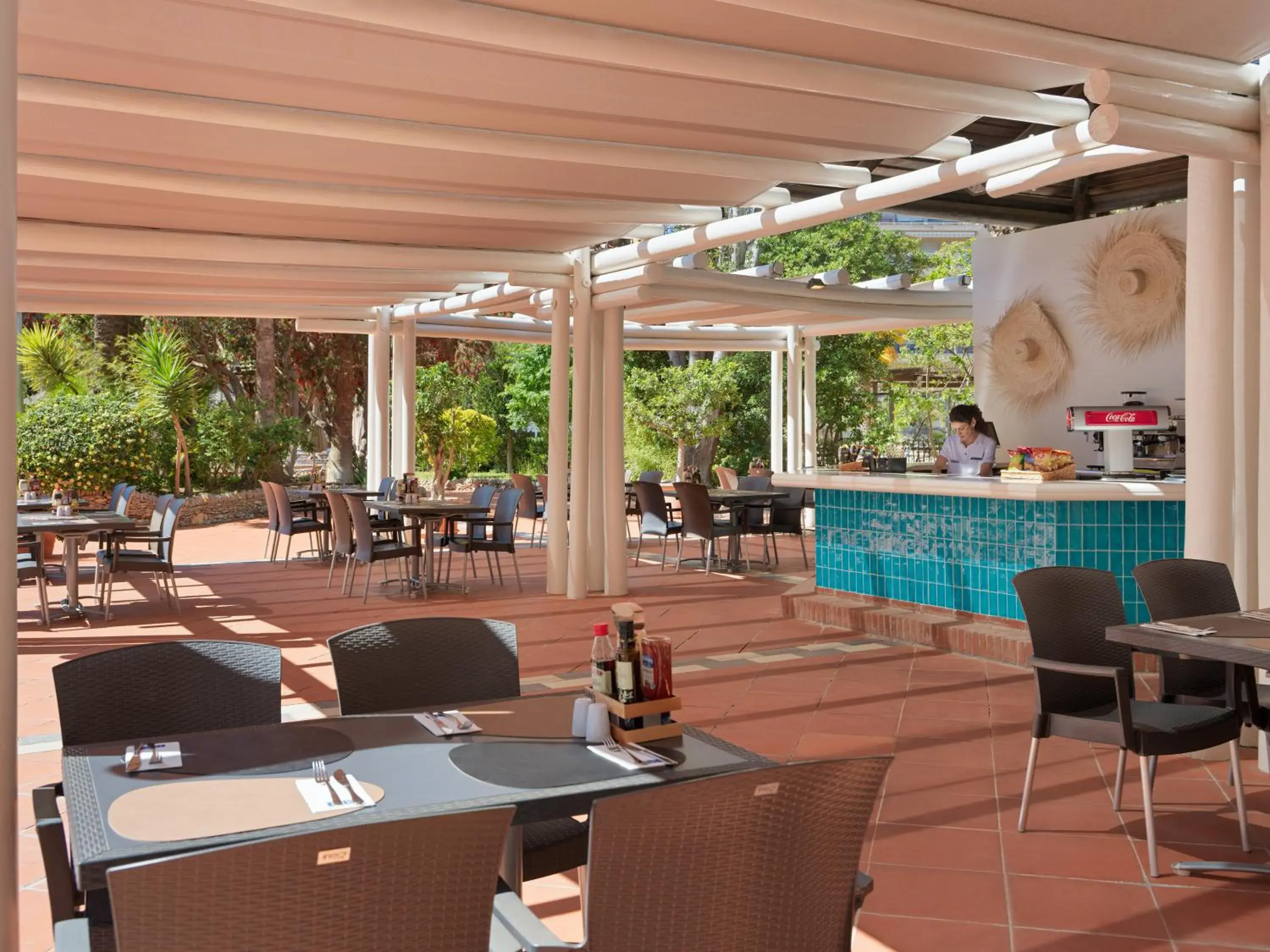 Lounge or bar in H10 Salauris Palace Lounge or bar in H10 Salauris Palace