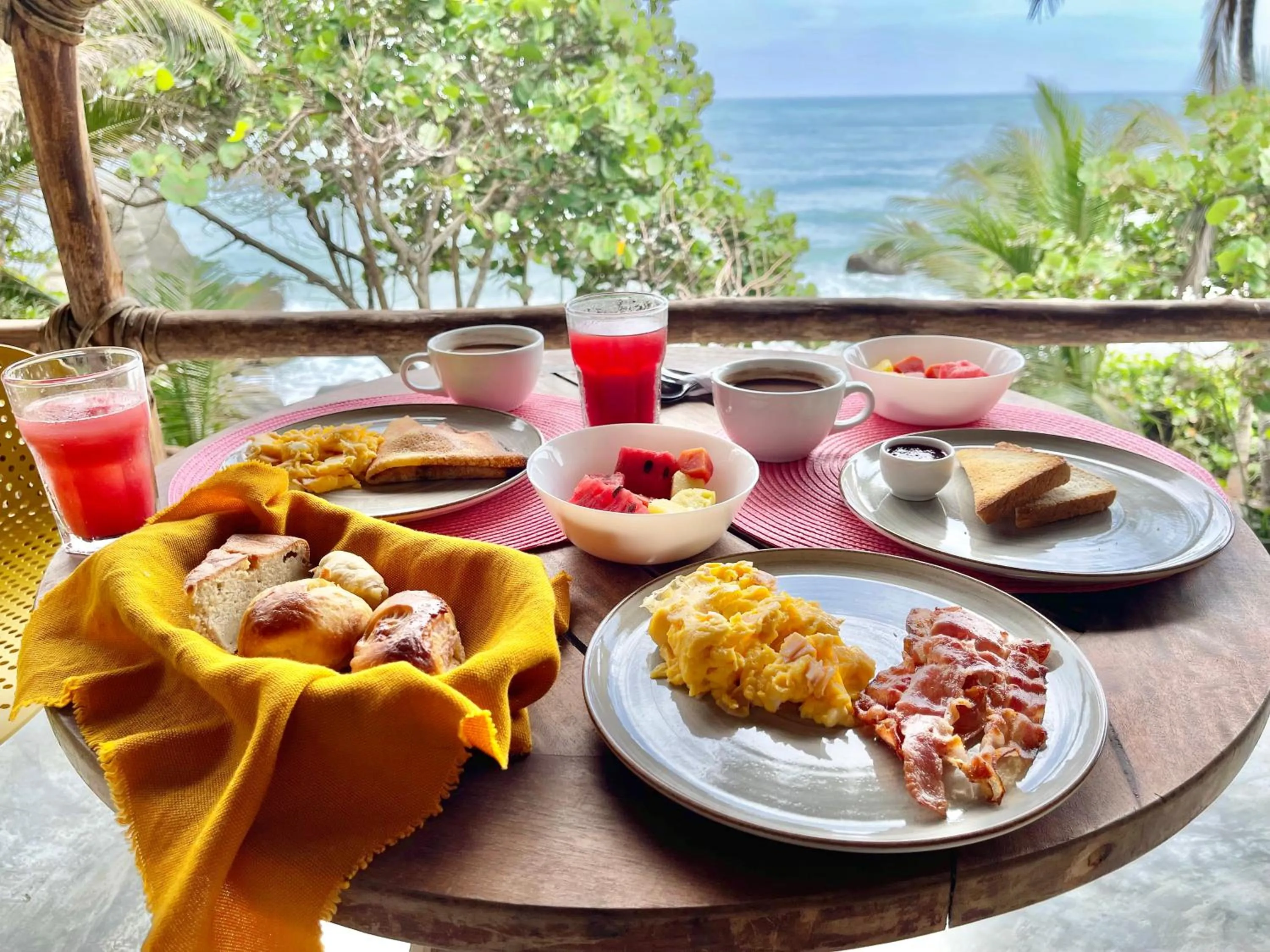 Breakfast in Finca Barlovento Maloka, Tayrona Park