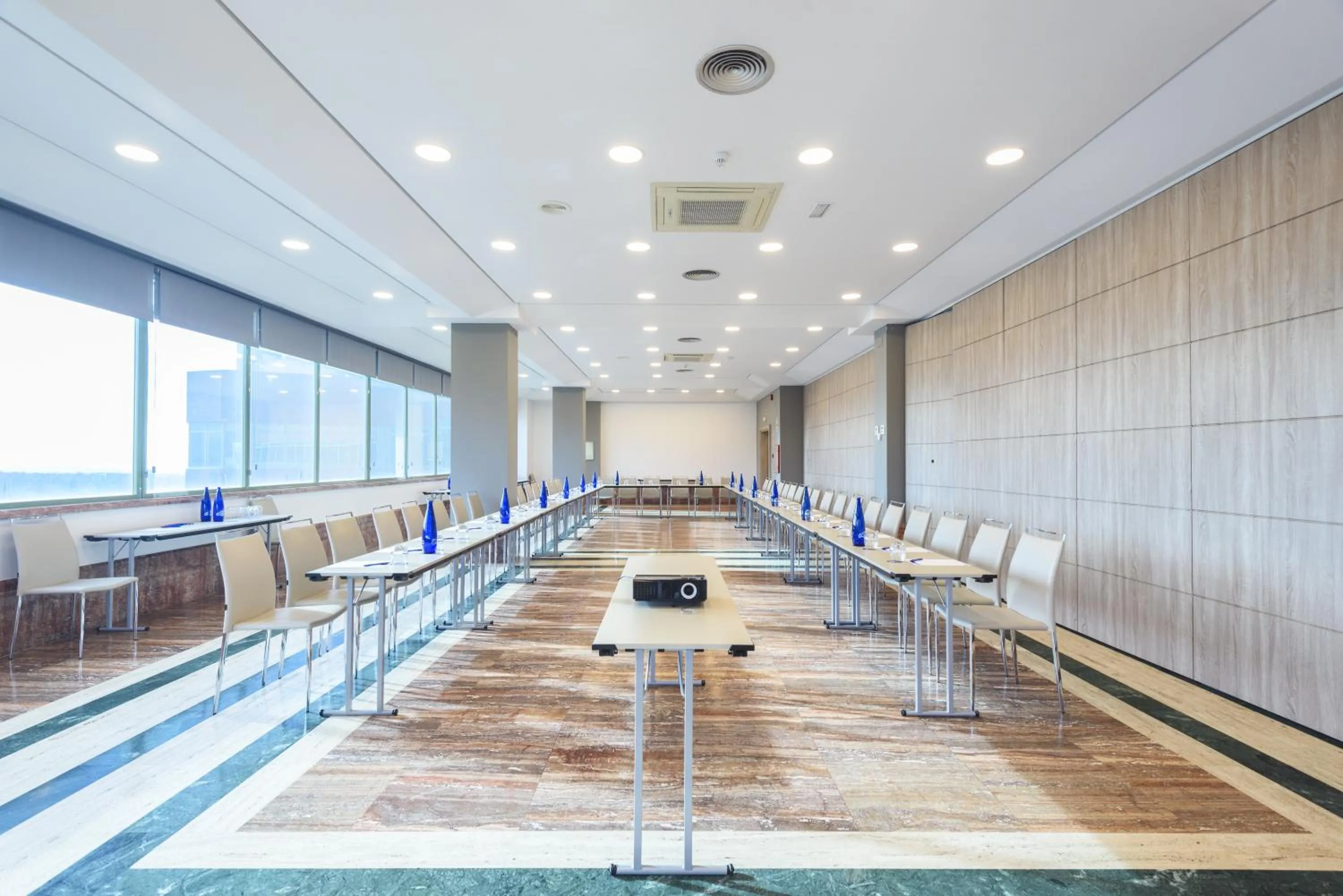 Meeting/conference room in Hotel Guadalajara & Conference Center Affiliated by Meliá