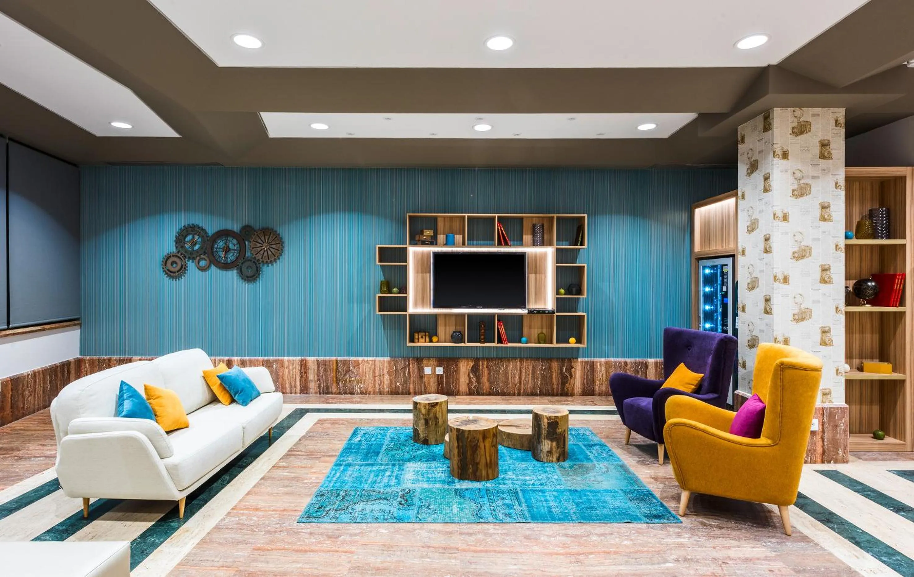 Communal lounge/ TV room in Hotel Guadalajara & Conference Center Affiliated by Meliá