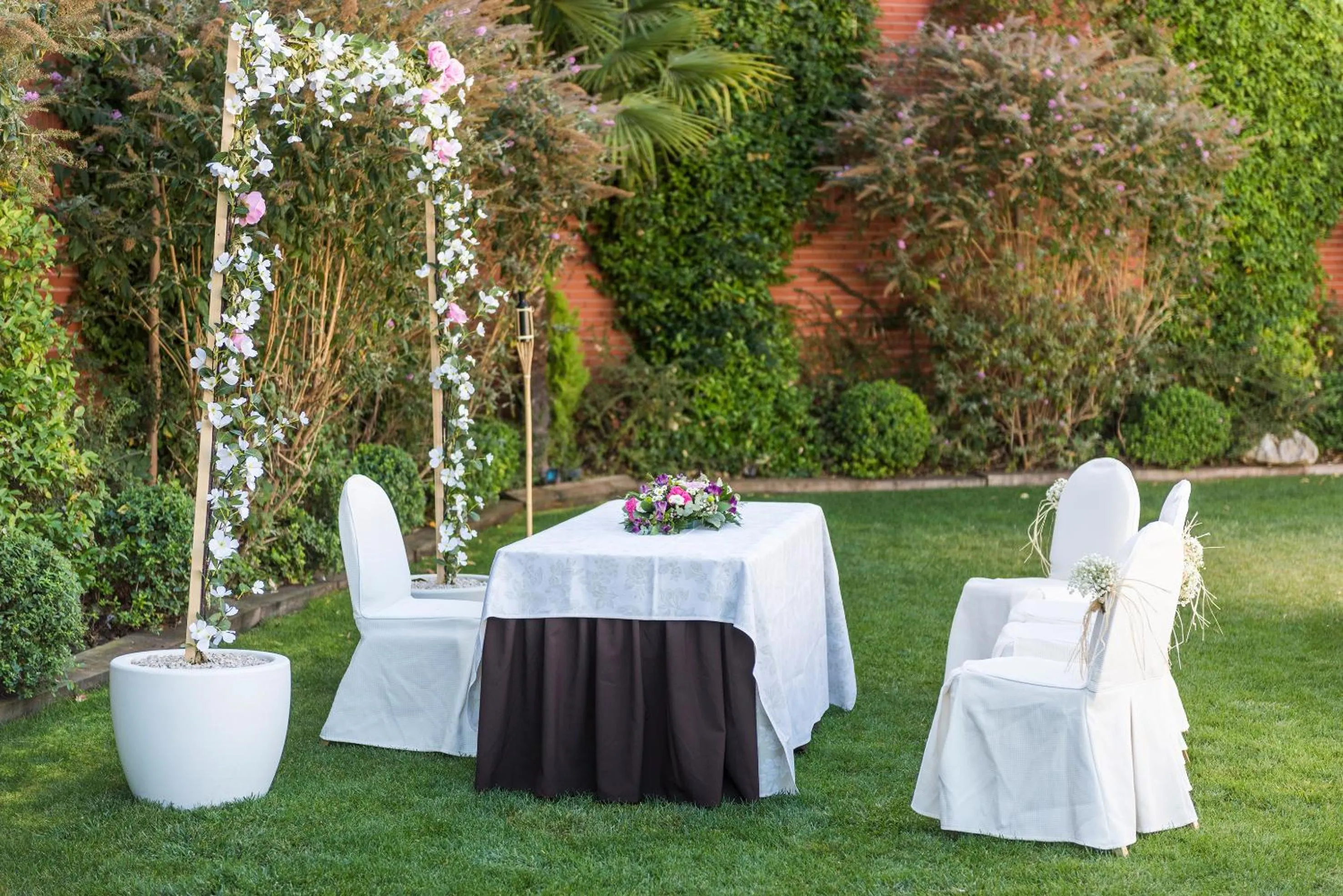 Garden in Hotel Guadalajara & Conference Center Affiliated by Meliá