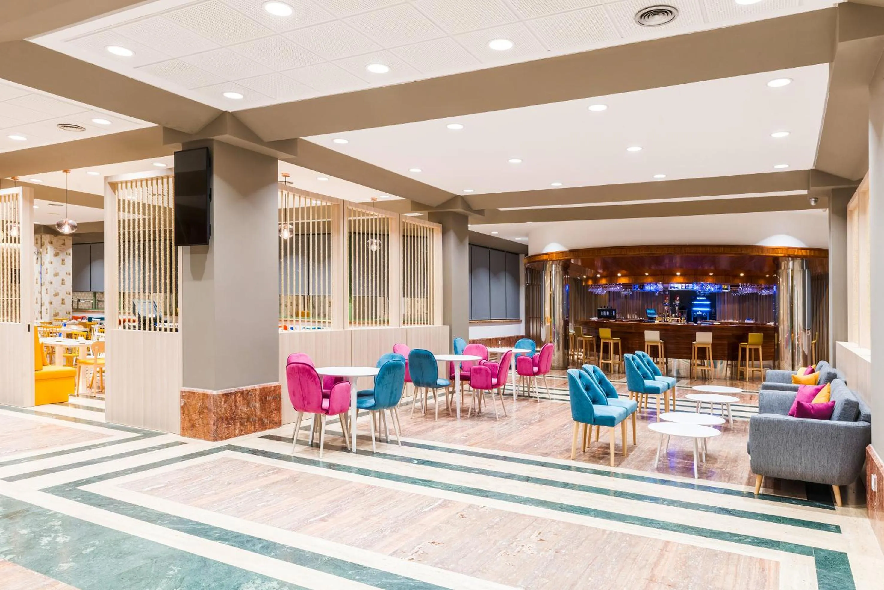 Lounge or bar in Hotel Guadalajara & Conference Center Affiliated by Meliá