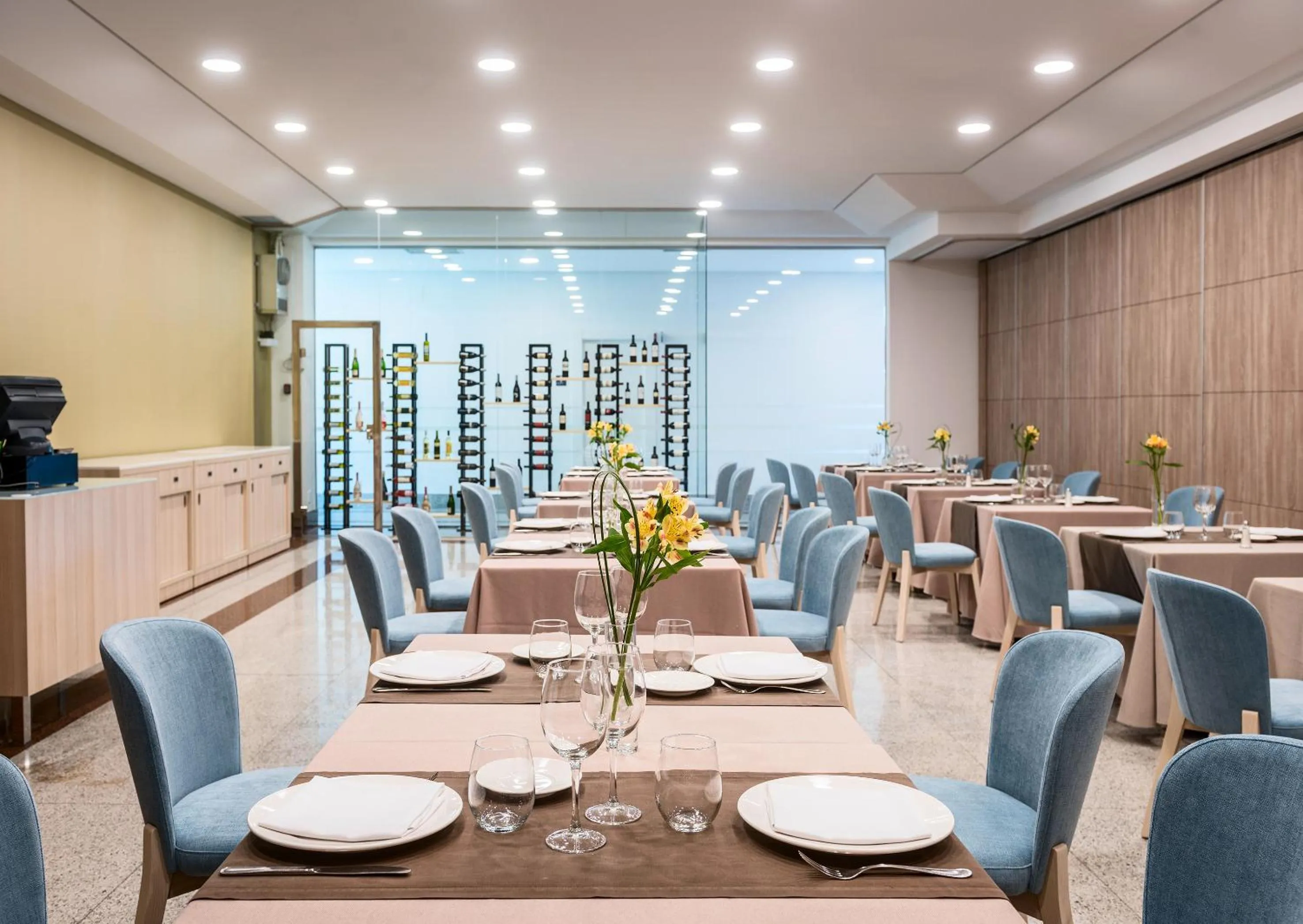 Restaurant/places to eat in Hotel Guadalajara & Conference Center Affiliated by Meliá