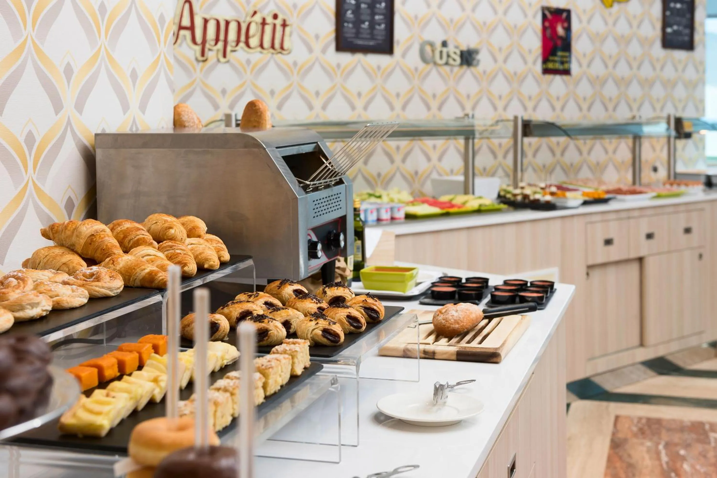 Breakfast in Hotel Guadalajara & Conference Center Affiliated by Meliá