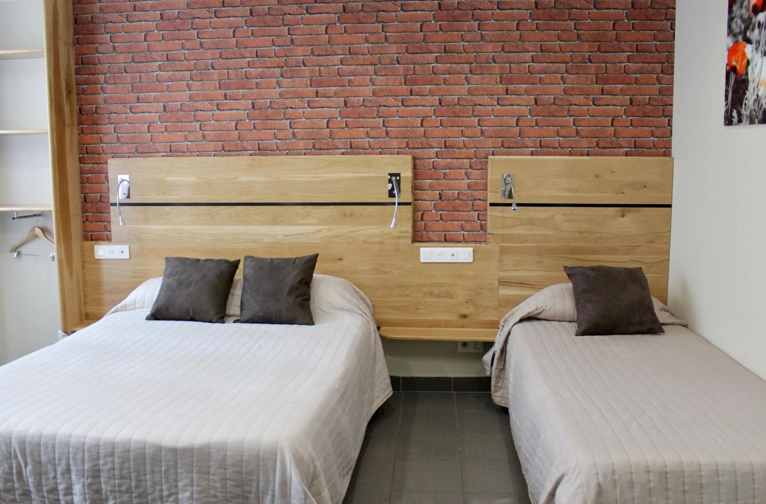 Bed in Hotel des Pyrénées