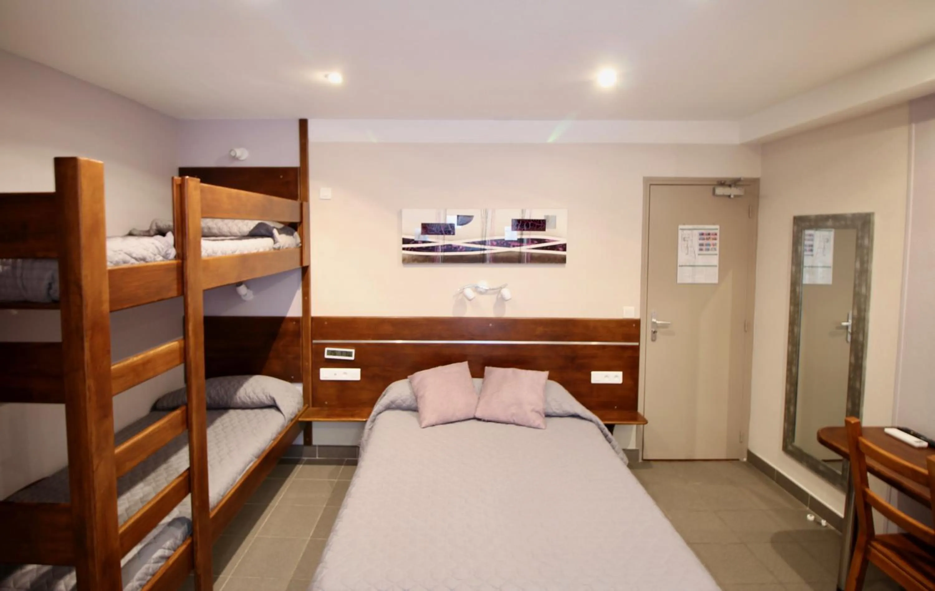 Bed in Hotel des Pyrénées