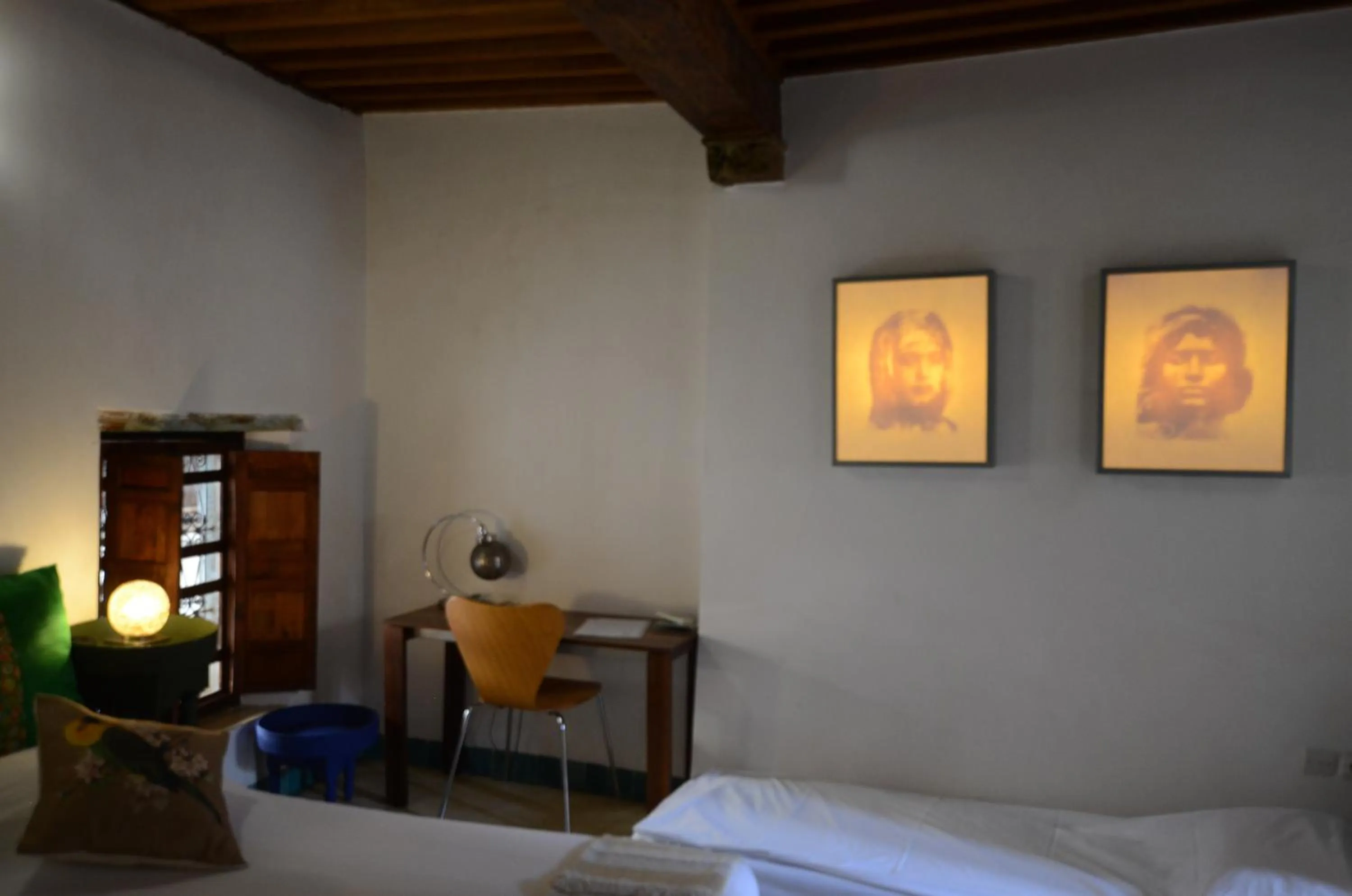 Photo of the whole room, Bed in Dar 7 Louyat