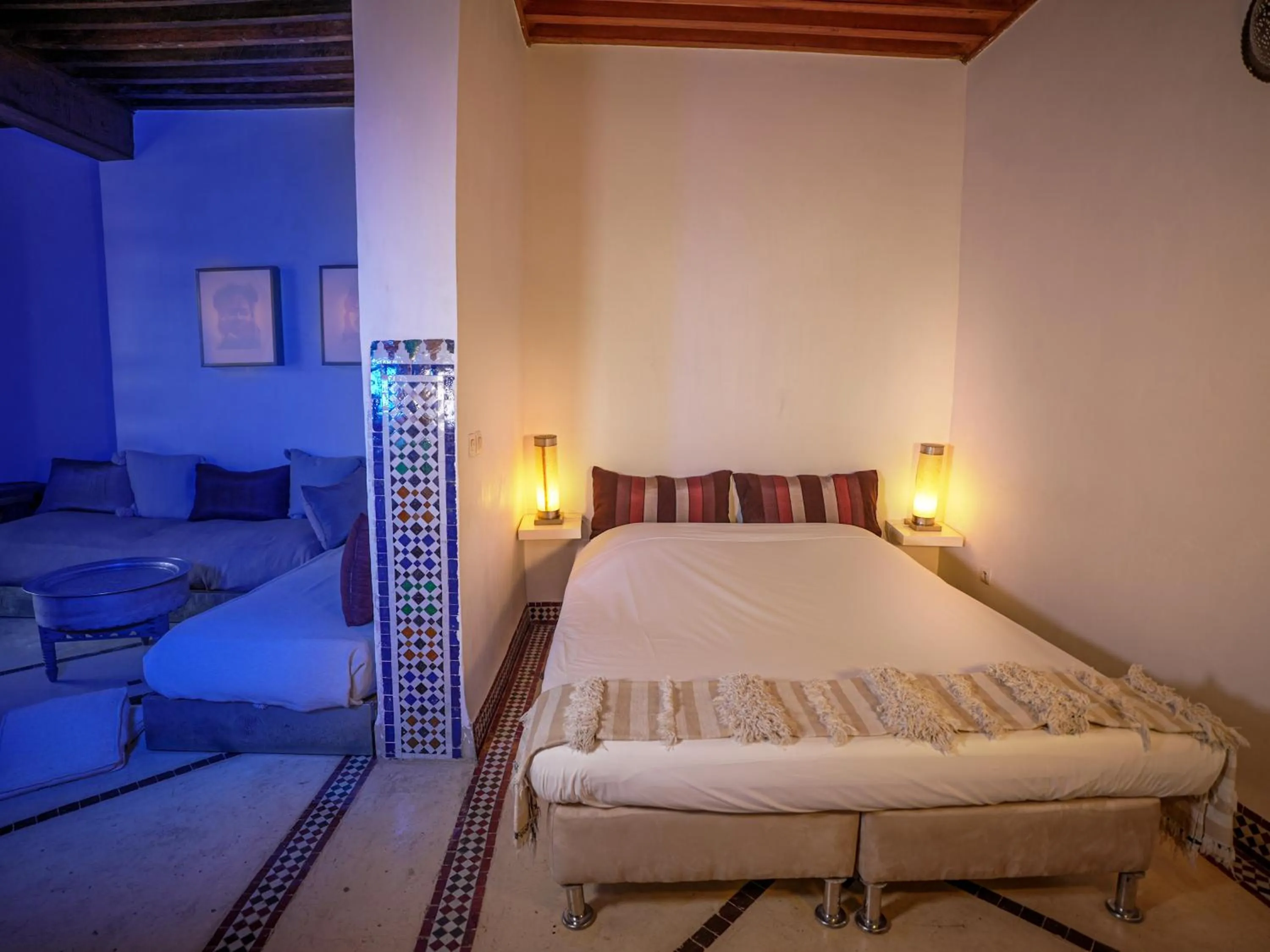 Photo of the whole room, Bed in Dar 7 Louyat