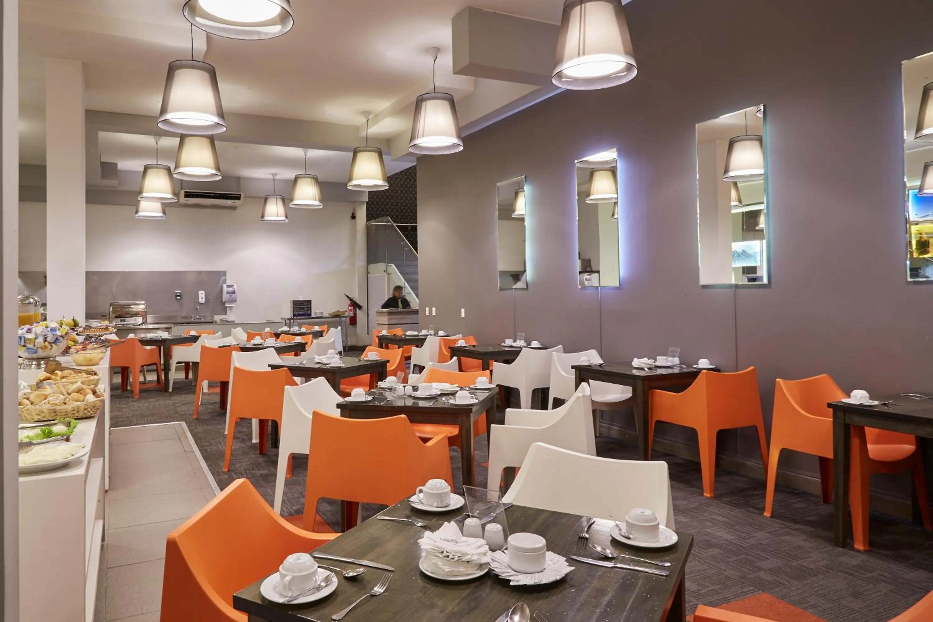 Breakfast in Hotel Terrado Lyon