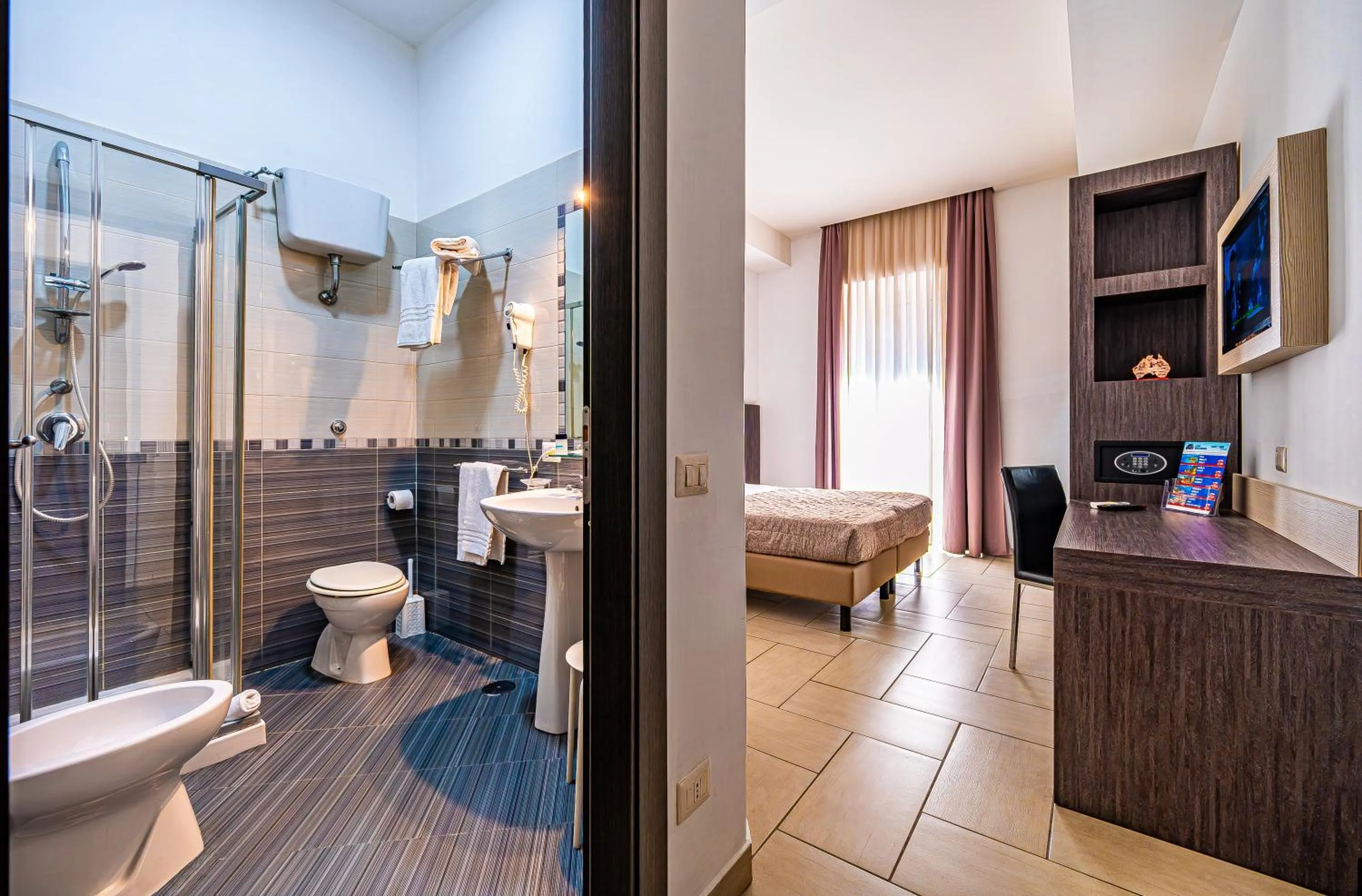 Bathroom in Napoli Suite