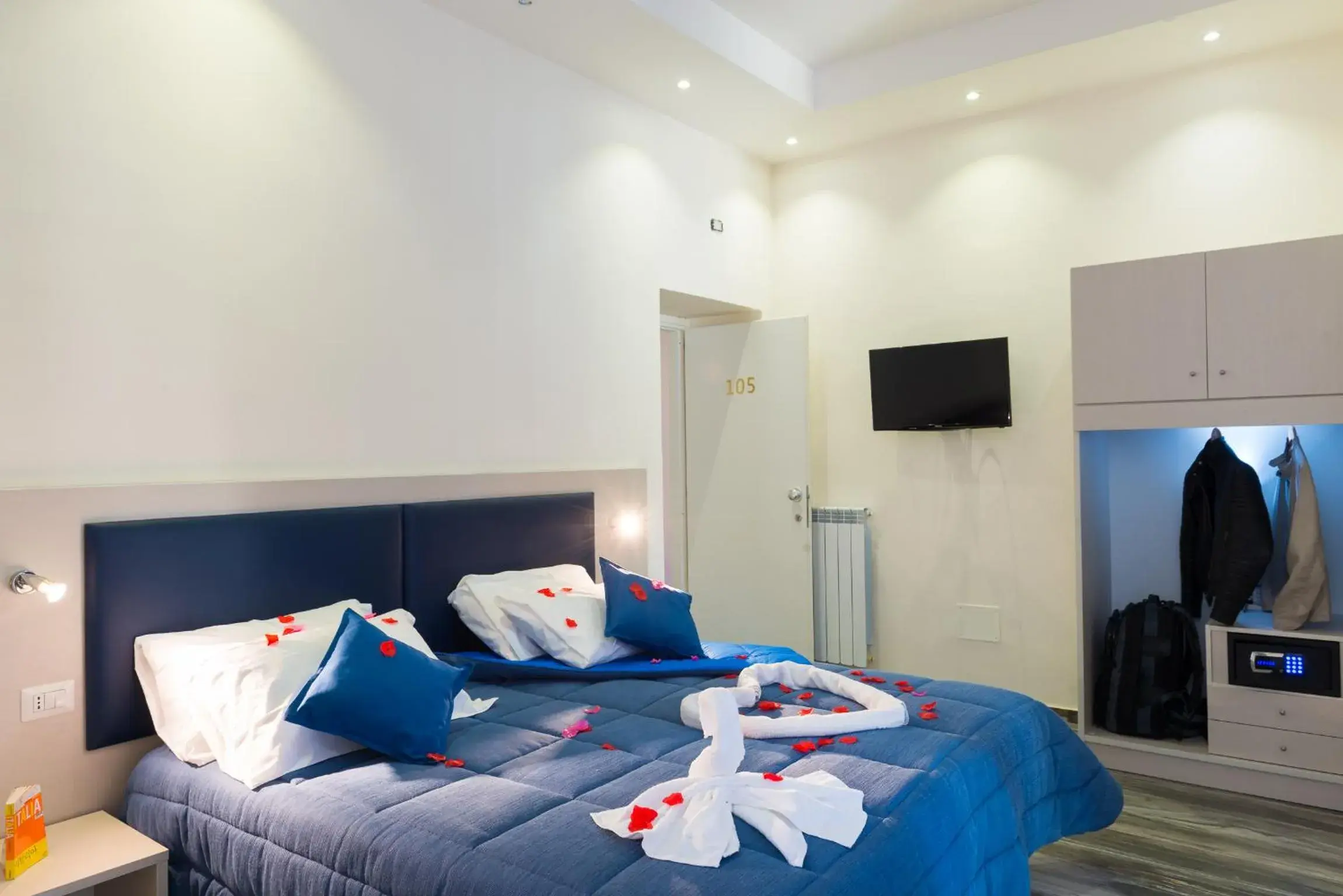 Bed in Napoli Suite Bed in Napoli Suite