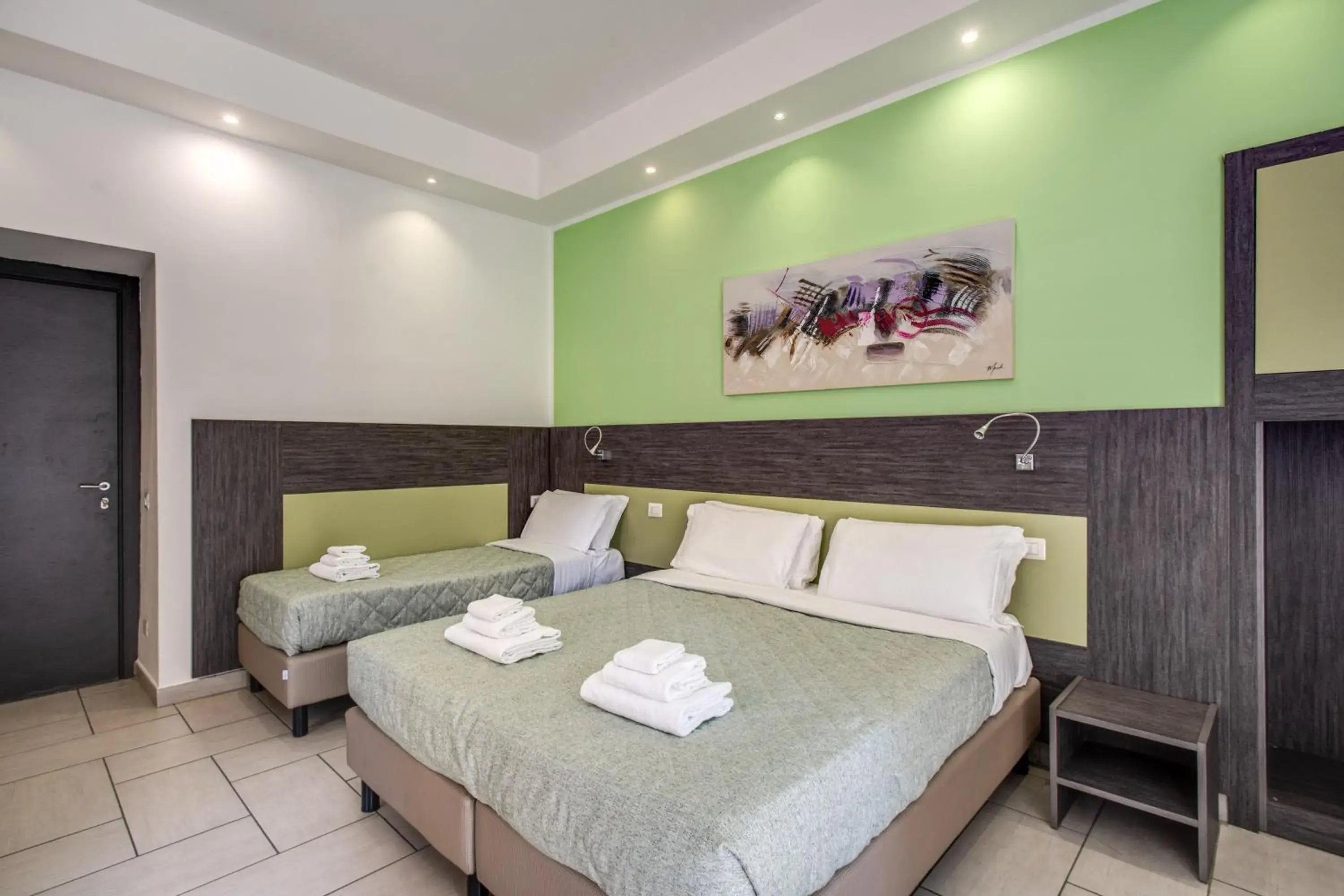 Photo of the whole room, Bed in Napoli Suite Photo of the whole room, Bed in Napoli Suite