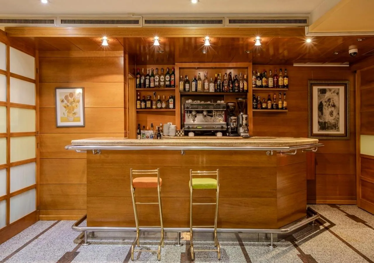 Lounge or bar in Hotel Corona de Castilla Burgos