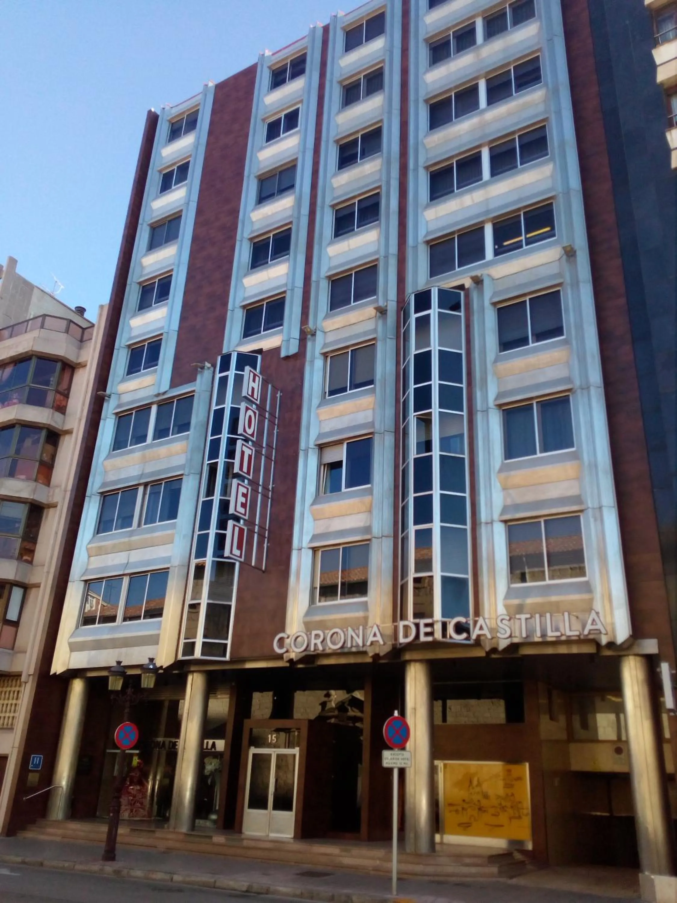 Facade/entrance in Hotel Corona de Castilla Burgos