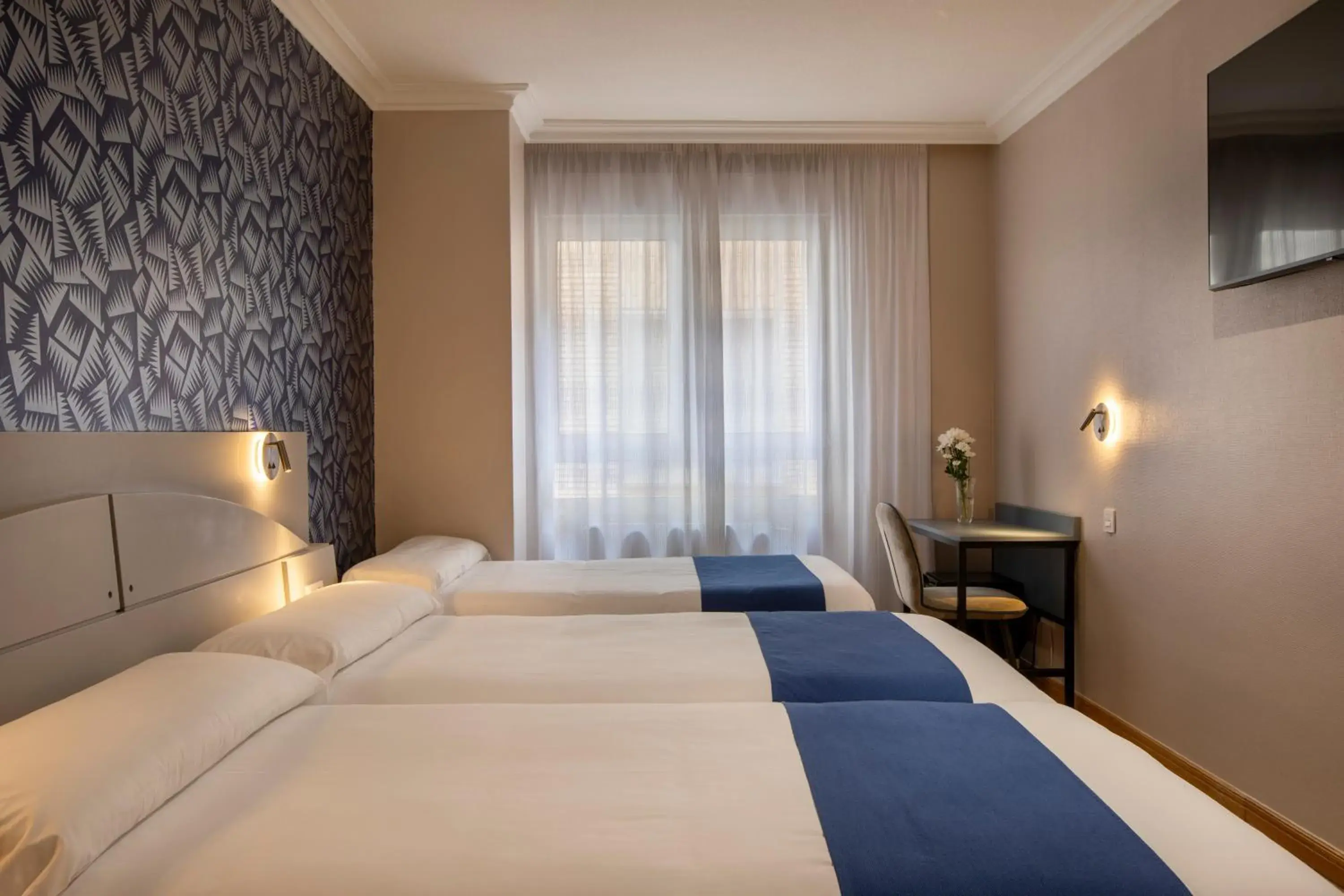 Photo of the whole room, Bed in Hotel Corona de Castilla Burgos Photo of the whole room, Bed in Hotel Corona de Castilla Burgos