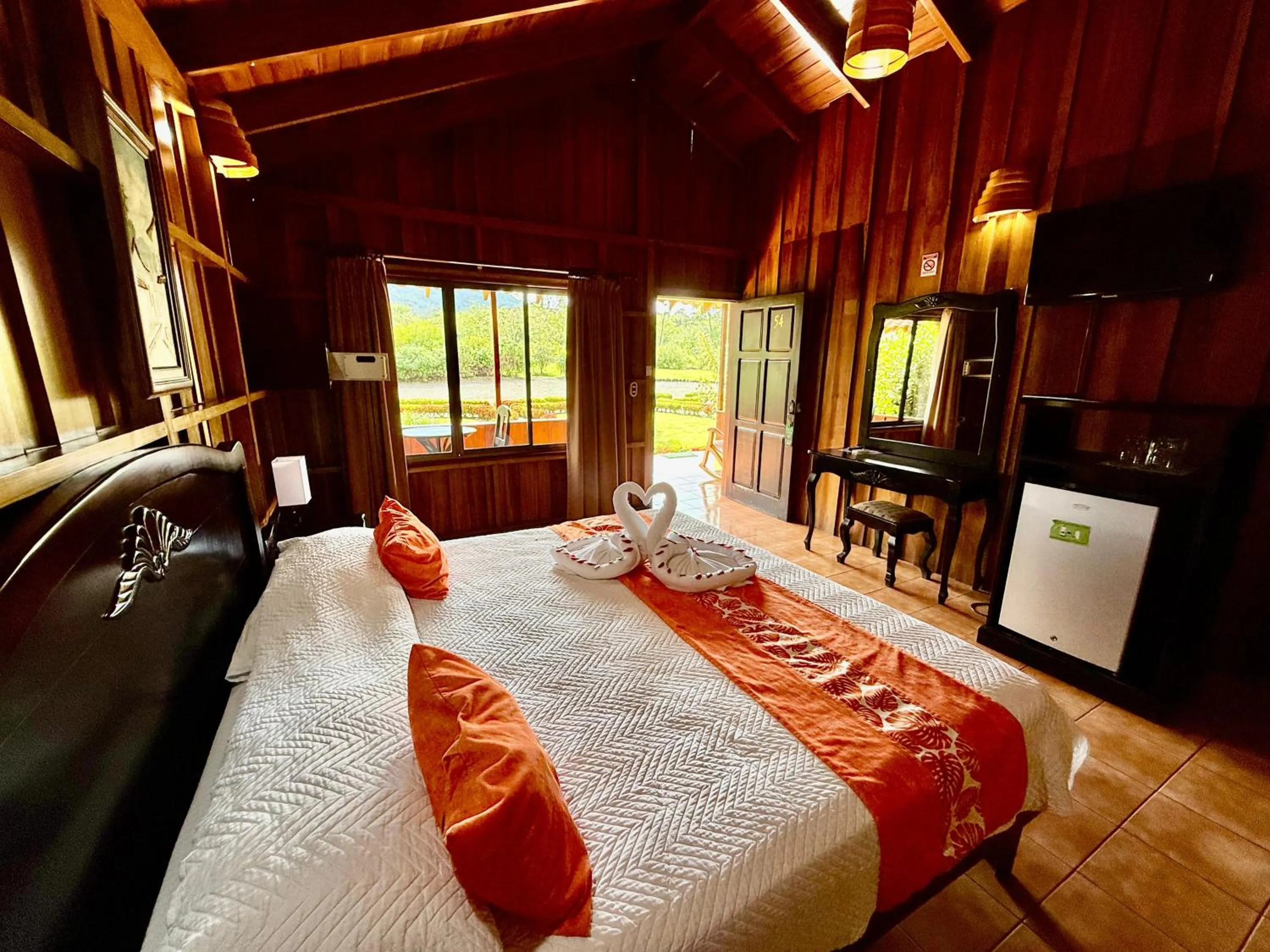 Bedroom, Bed in Hotel La Pradera del Arenal