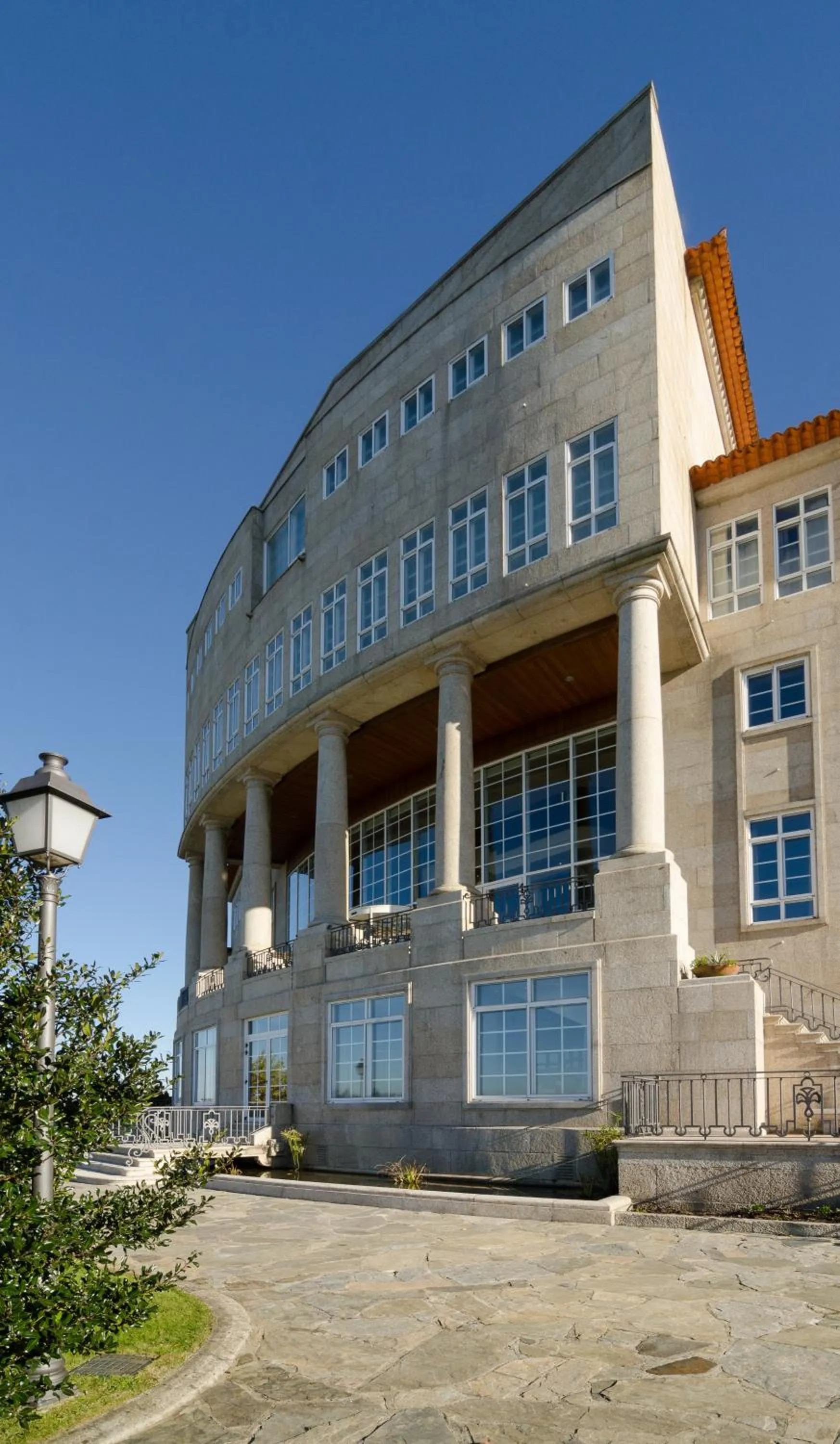 Facade/entrance in Gran Hotel Los Abetos