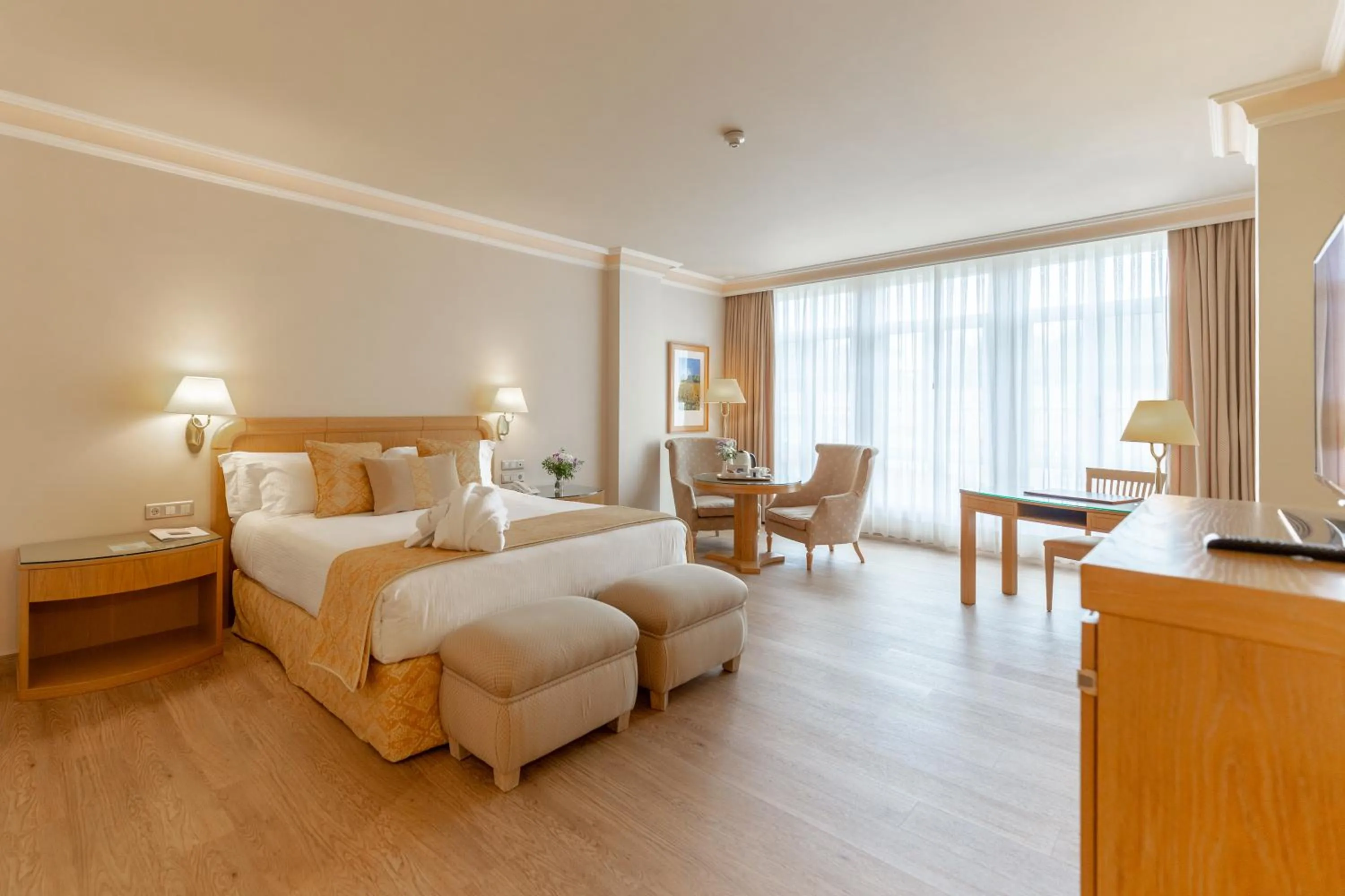 Bedroom, Bed in Gran Hotel Los Abetos