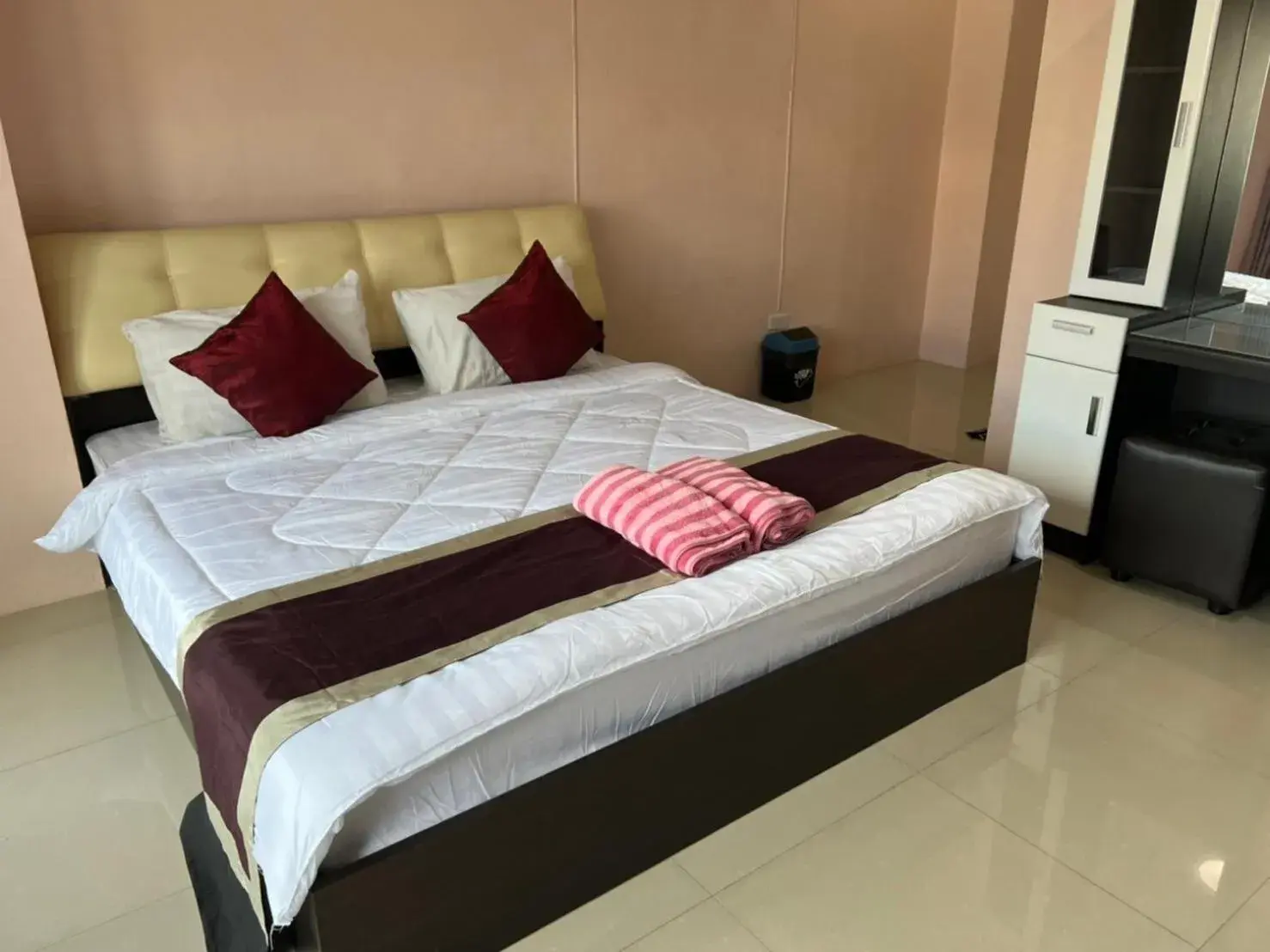 Bedroom, Bed in KJS Pattaya Bedroom, Bed in KJS Pattaya