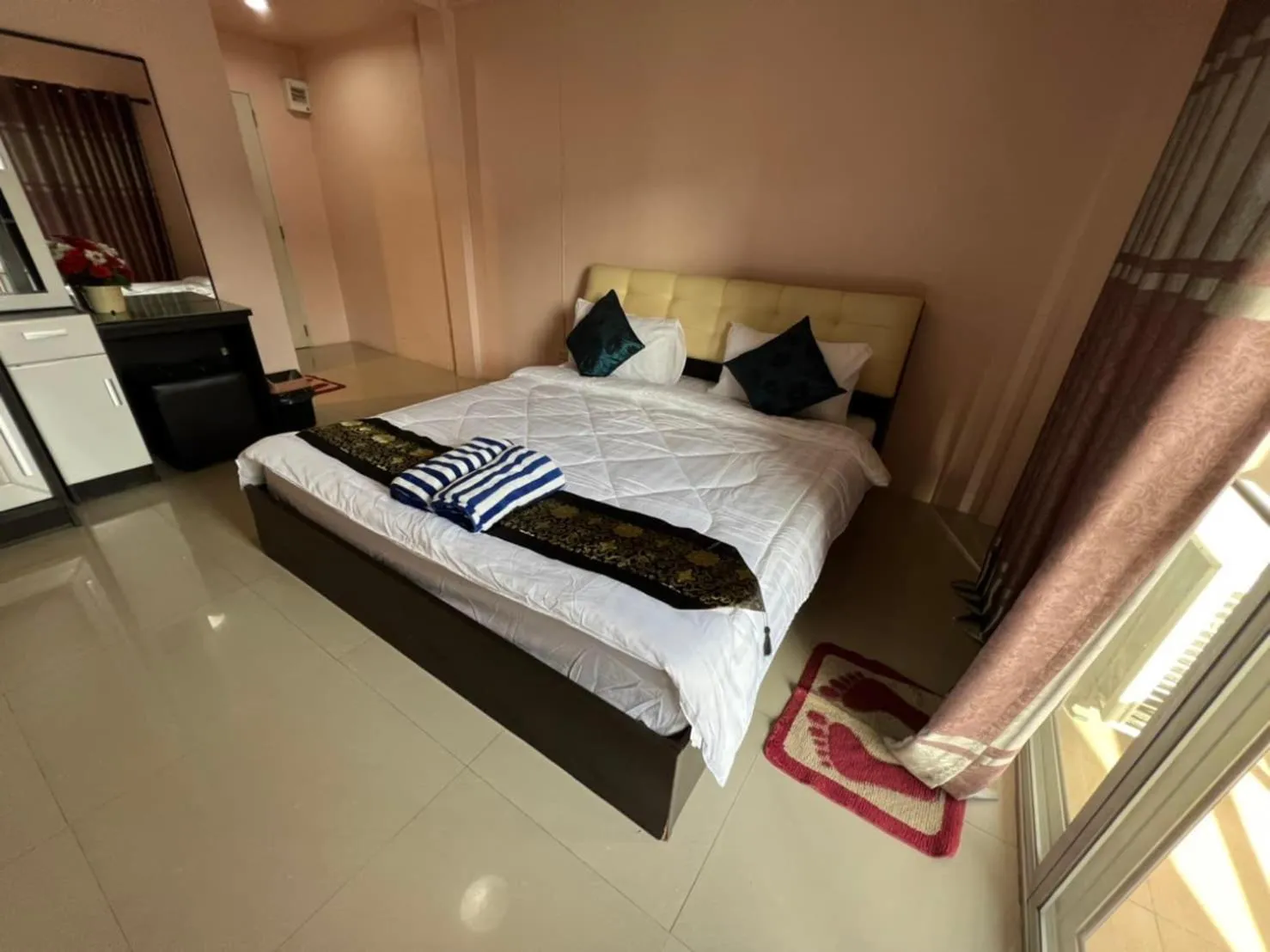 Bedroom, Bed in KJS Pattaya