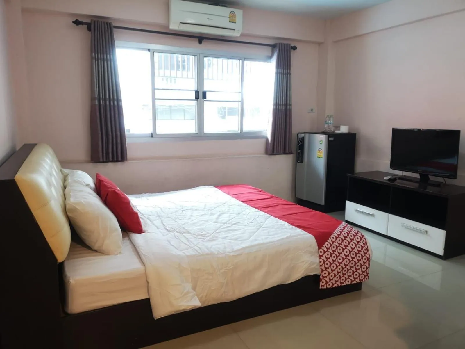 Bedroom, Bed in KJS Pattaya