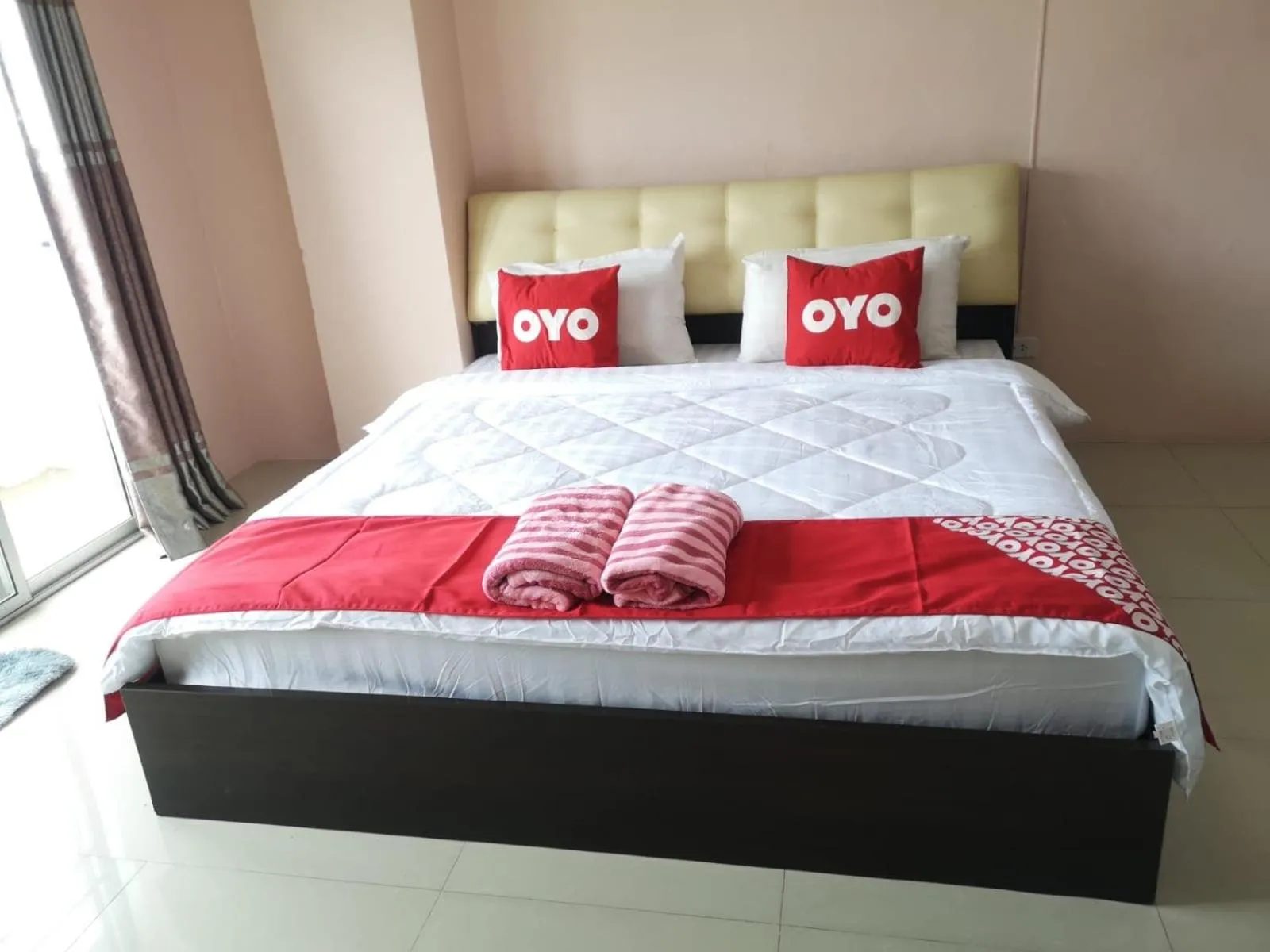 Bedroom, Bed in KJS Pattaya