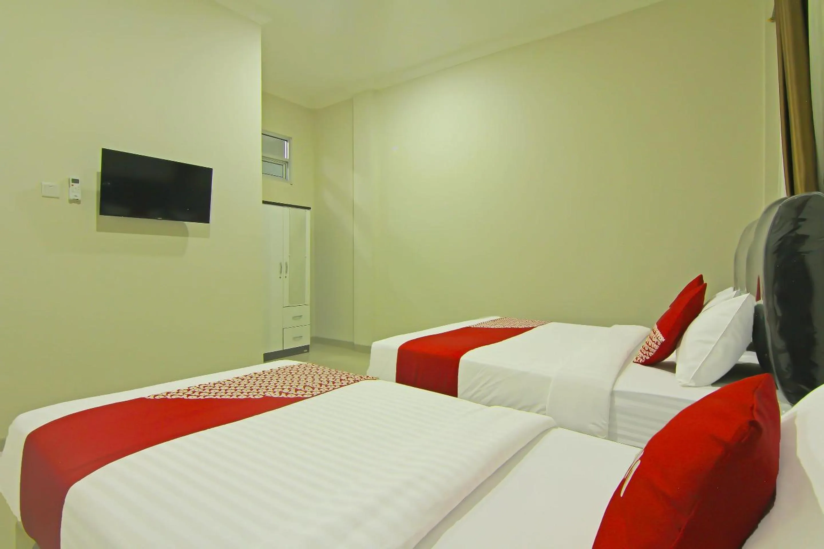 Bedroom, Bed in Danceneter Padang formerly Utama Residence