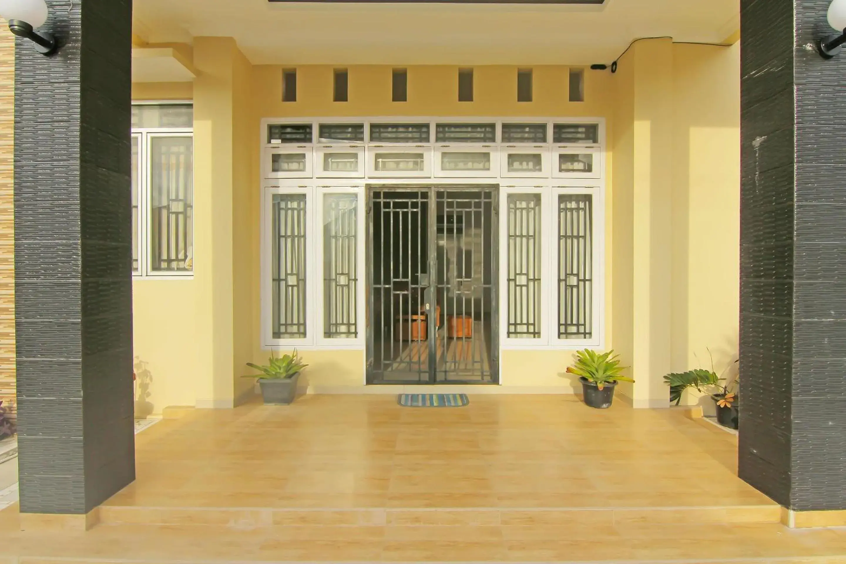 Facade/entrance in Danceneter Padang formerly Utama Residence Facade/entrance in Danceneter Padang formerly Utama Residence