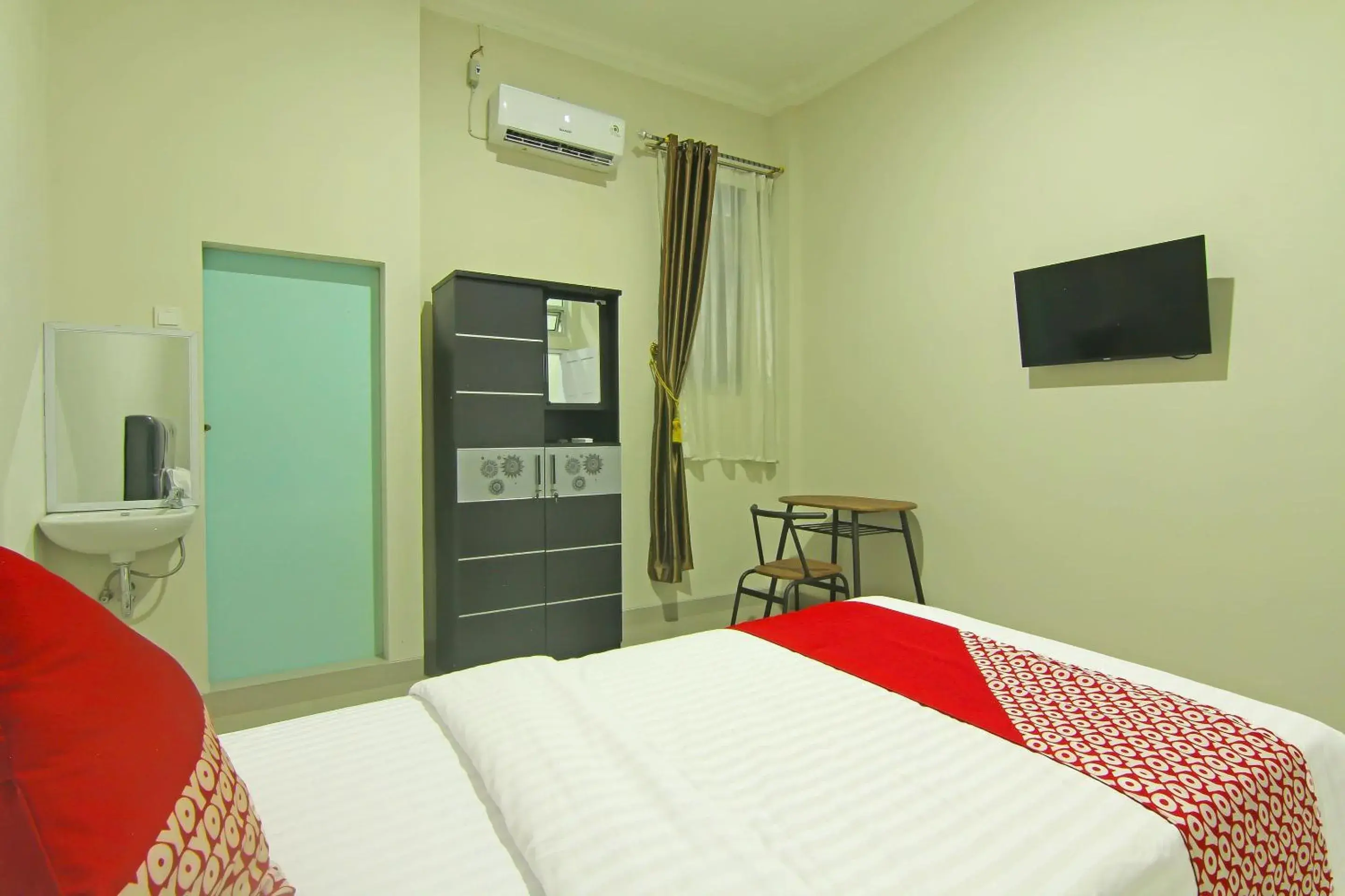 Bedroom, Bed in Danceneter Padang formerly Utama Residence Bedroom, Bed in Danceneter Padang formerly Utama Residence