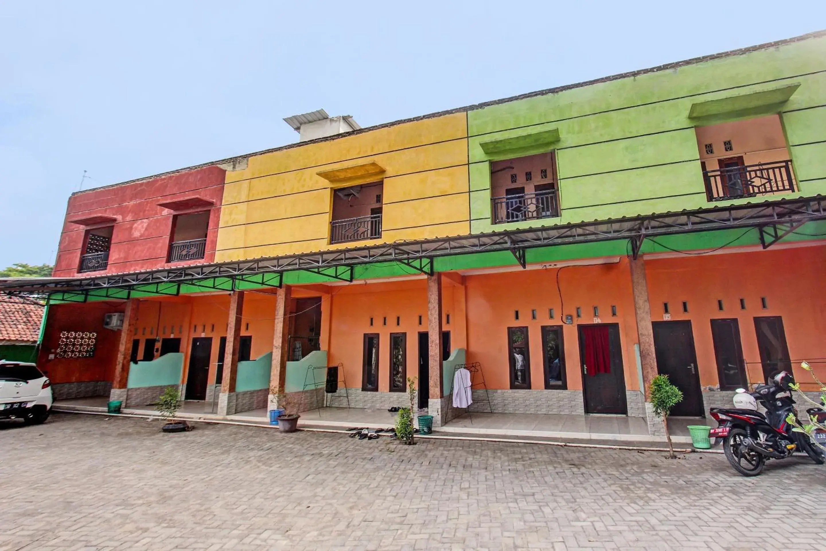 Facade/entrance in Hotel O Homestay Bang HajiNearLapangan Penujak ( Inen Gonggang) Facade/entrance in Hotel O Homestay Bang HajiNearLapangan Penujak ( Inen Gonggang)