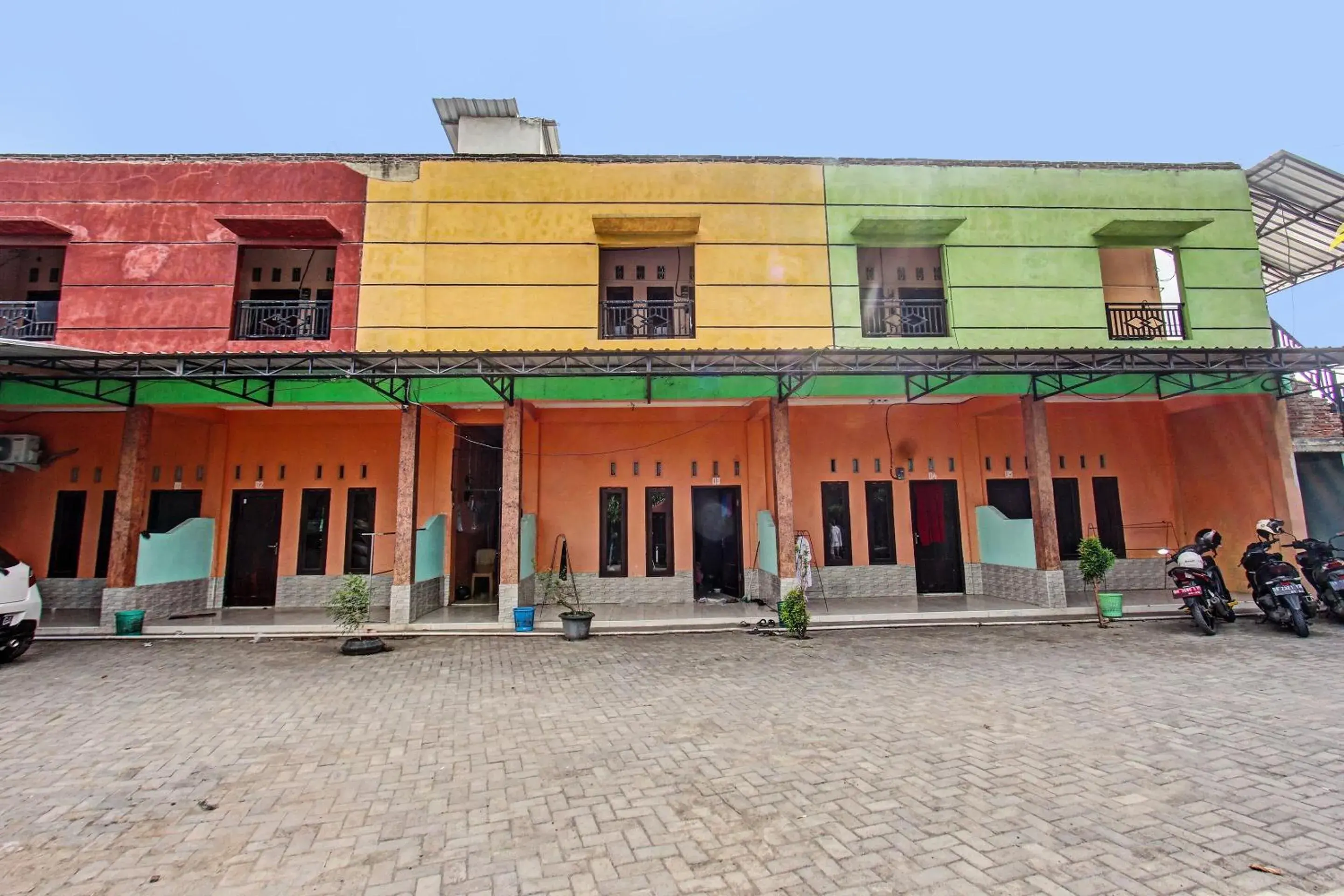 Facade/entrance in Hotel O Homestay Bang HajiNearLapangan Penujak ( Inen Gonggang) Facade/entrance in Hotel O Homestay Bang HajiNearLapangan Penujak ( Inen Gonggang)