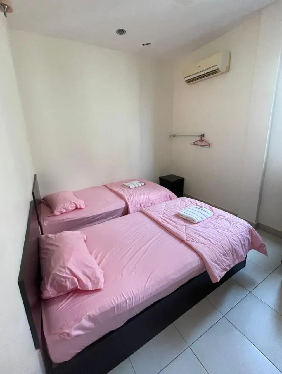 Budget Twin Room - single occupancy in Intanova Hotel Budget Twin Room - single occupancy in Intanova Hotel