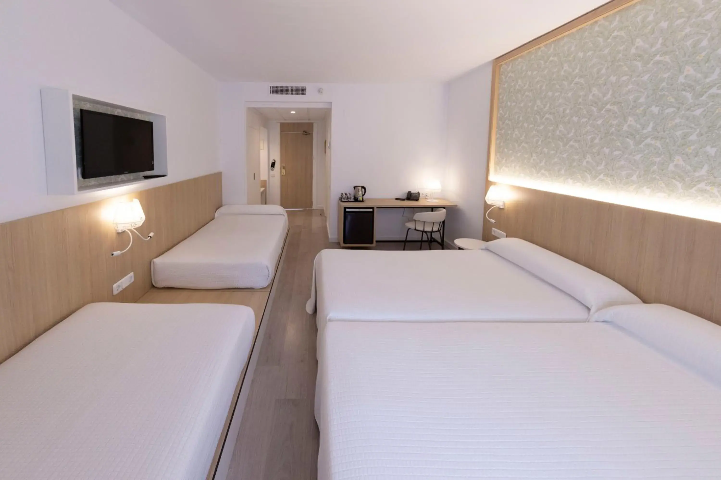 Bedroom, Bed in Sercotel Carlos III Bedroom, Bed in Sercotel Carlos III