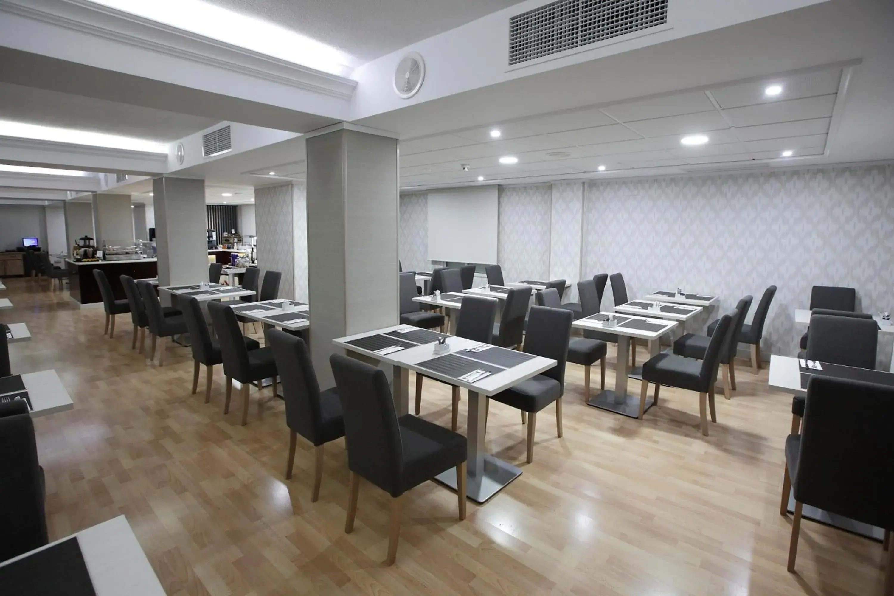 Restaurant/places to eat in Sercotel Carlos III Restaurant/places to eat in Sercotel Carlos III