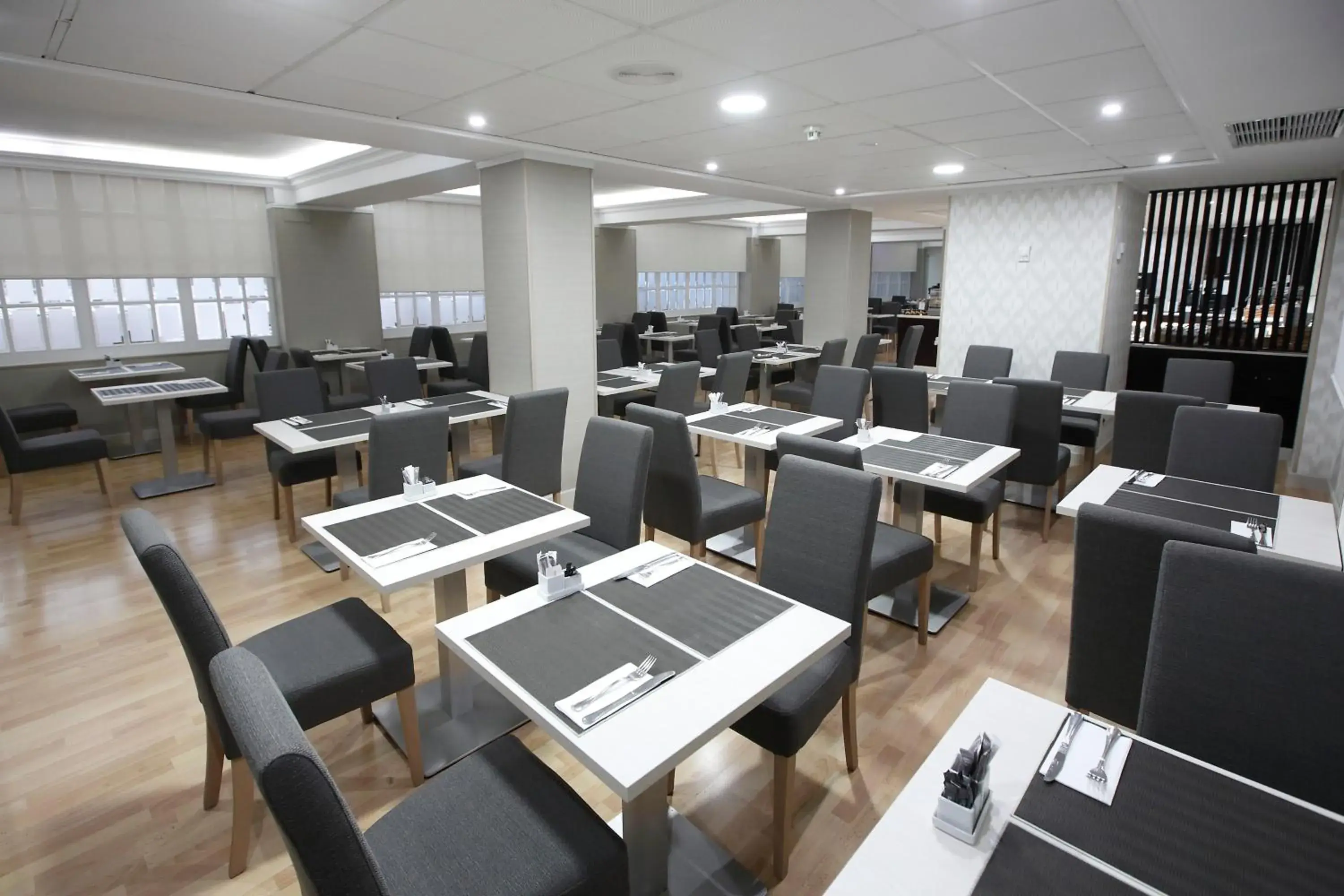 Restaurant/places to eat in Sercotel Carlos III Restaurant/places to eat in Sercotel Carlos III
