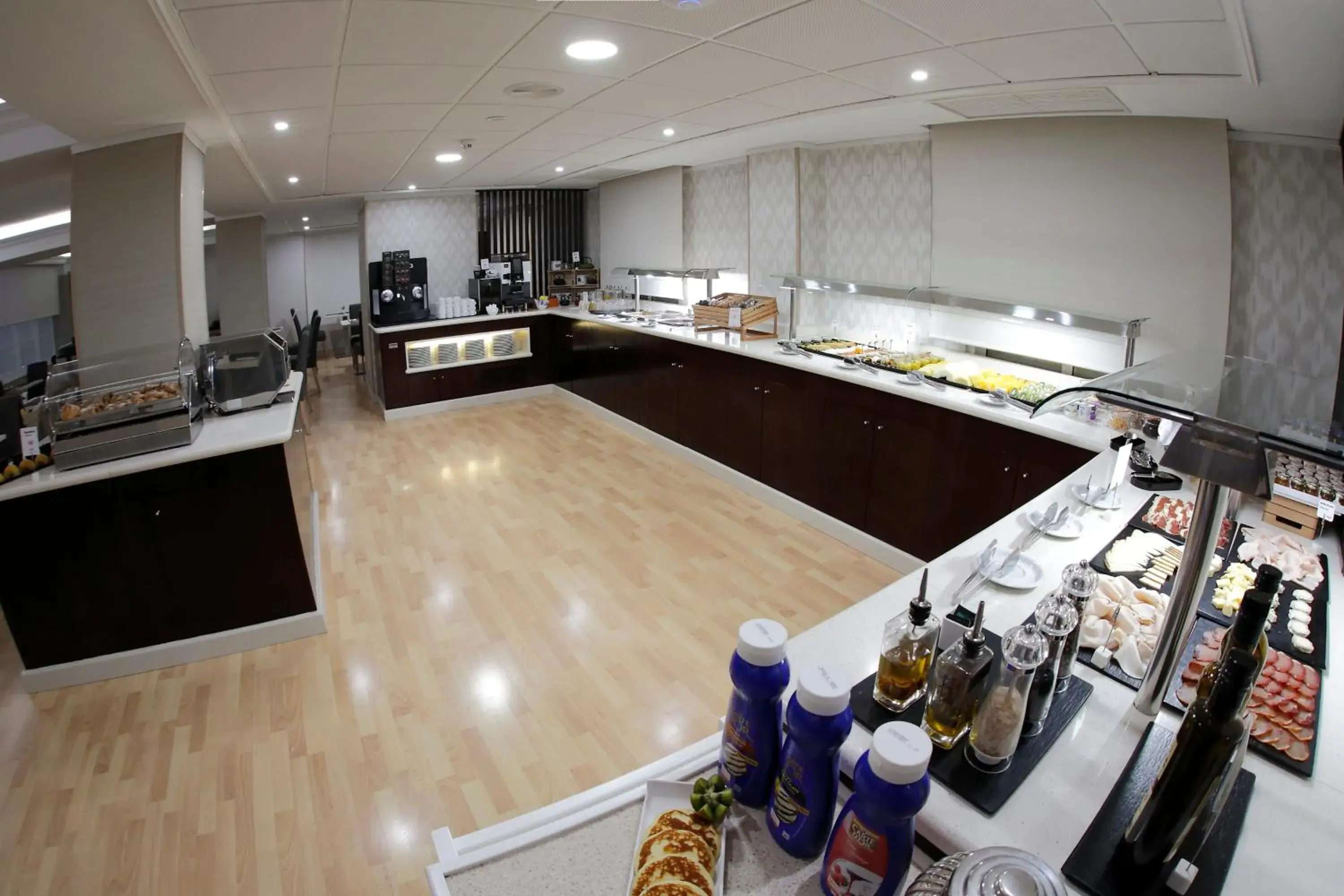 Restaurant/places to eat in Sercotel Carlos III Restaurant/places to eat in Sercotel Carlos III